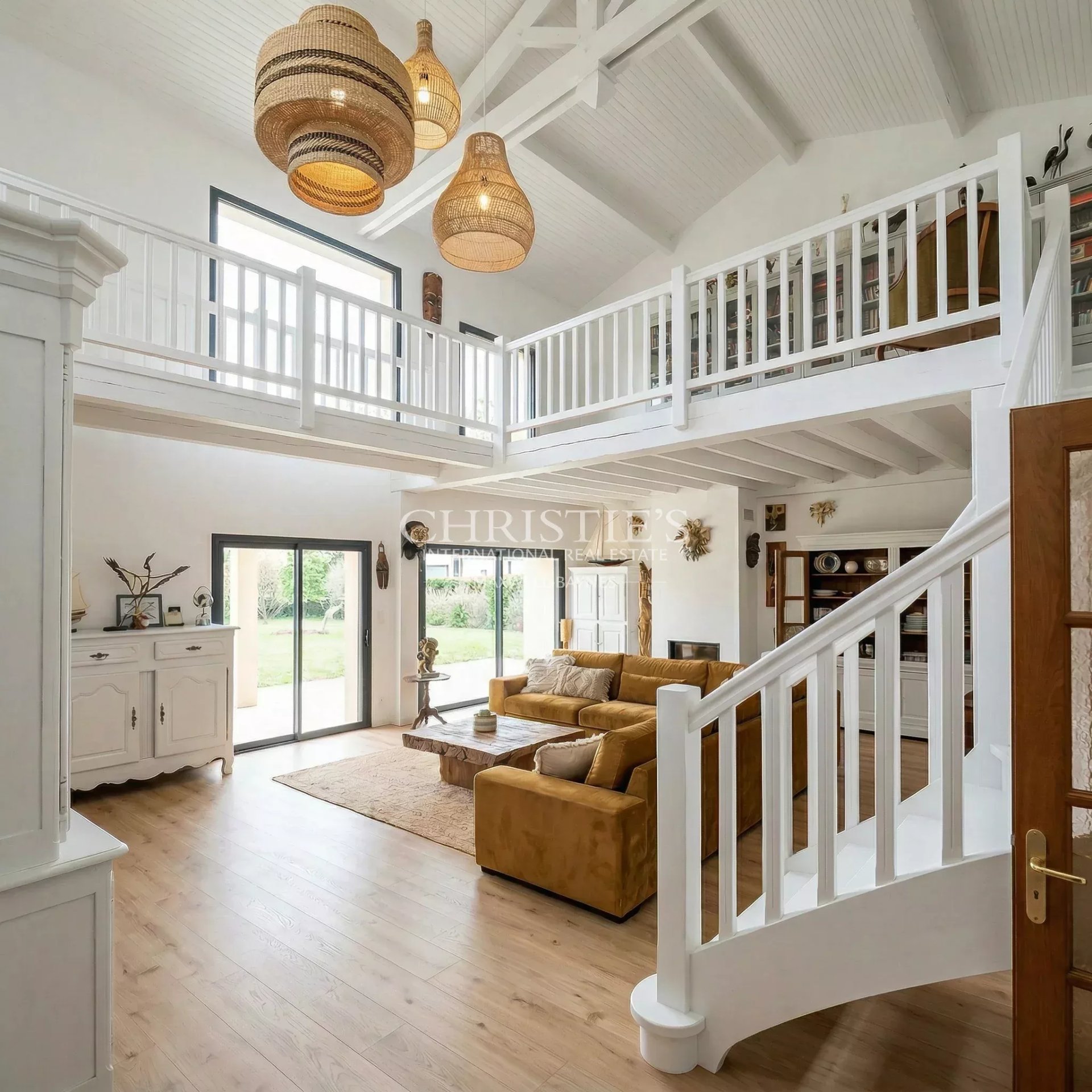 5 Bedroom Villa/Townhouse's Image 9