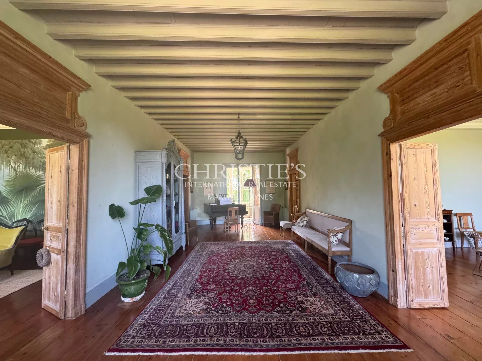 4 Bedroom Villa/Townhouse's Image 3