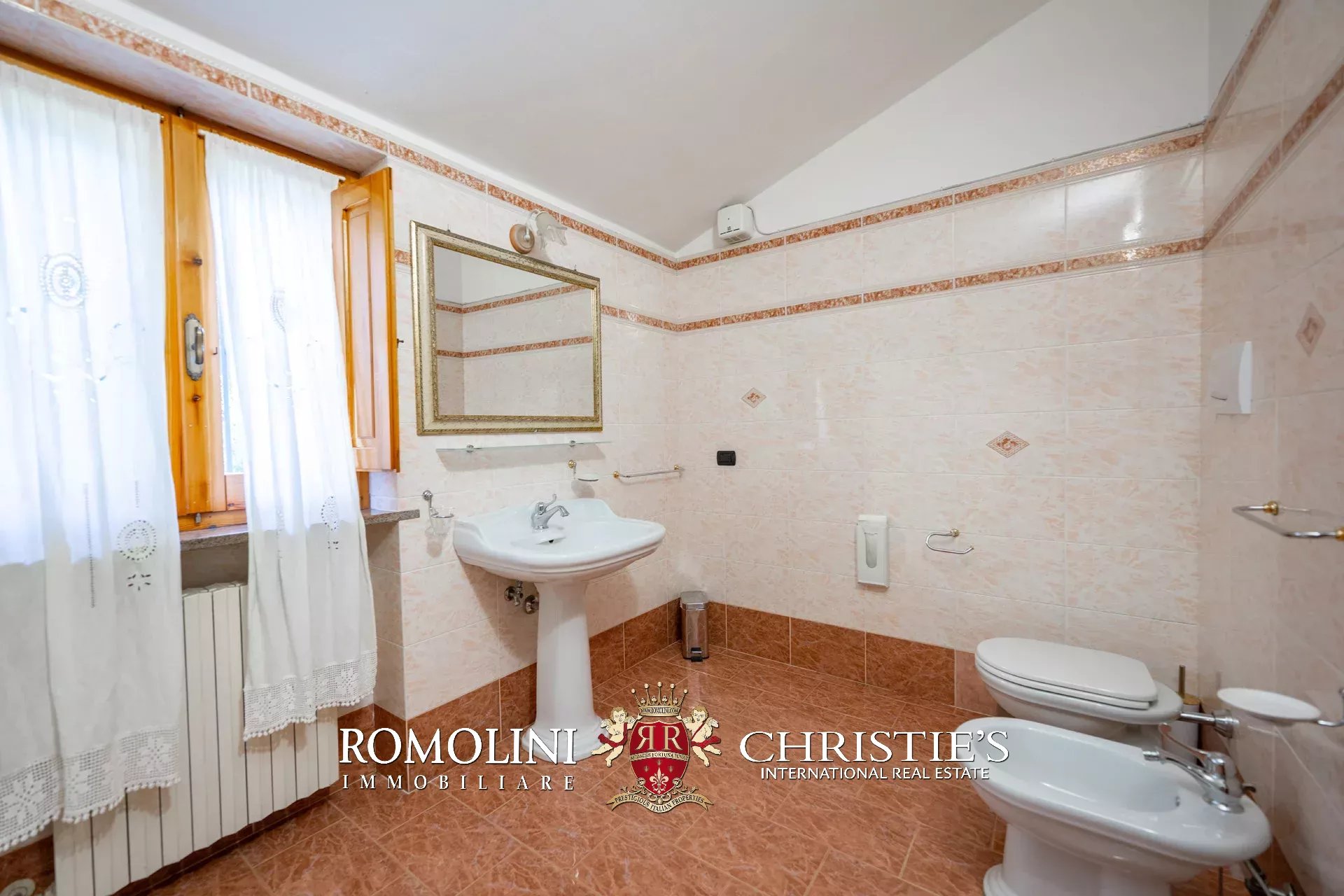 16 Bedroom Villa/Townhouse's Image 30