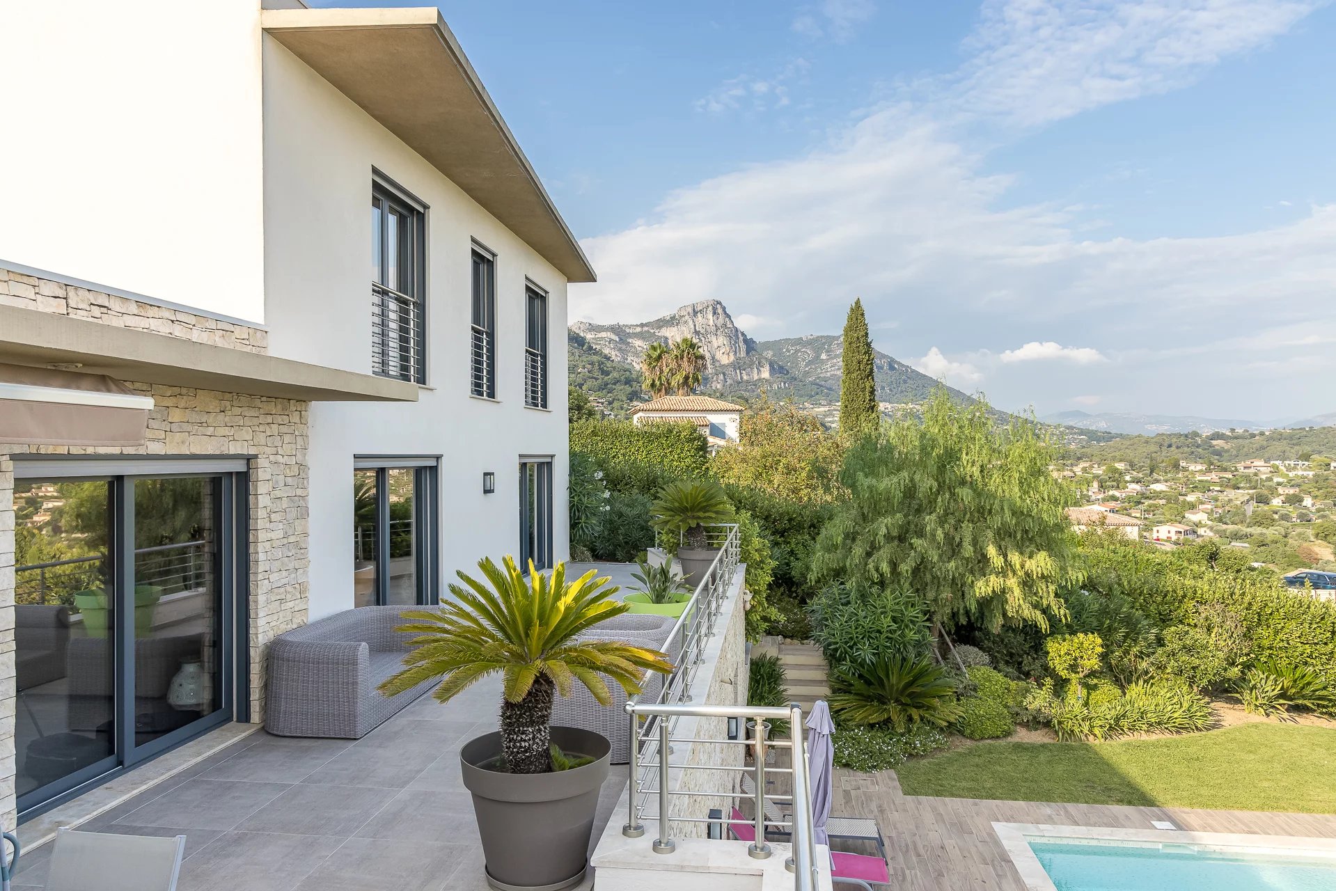 Close to Saint-Paul-de-Vence - Contemporary property