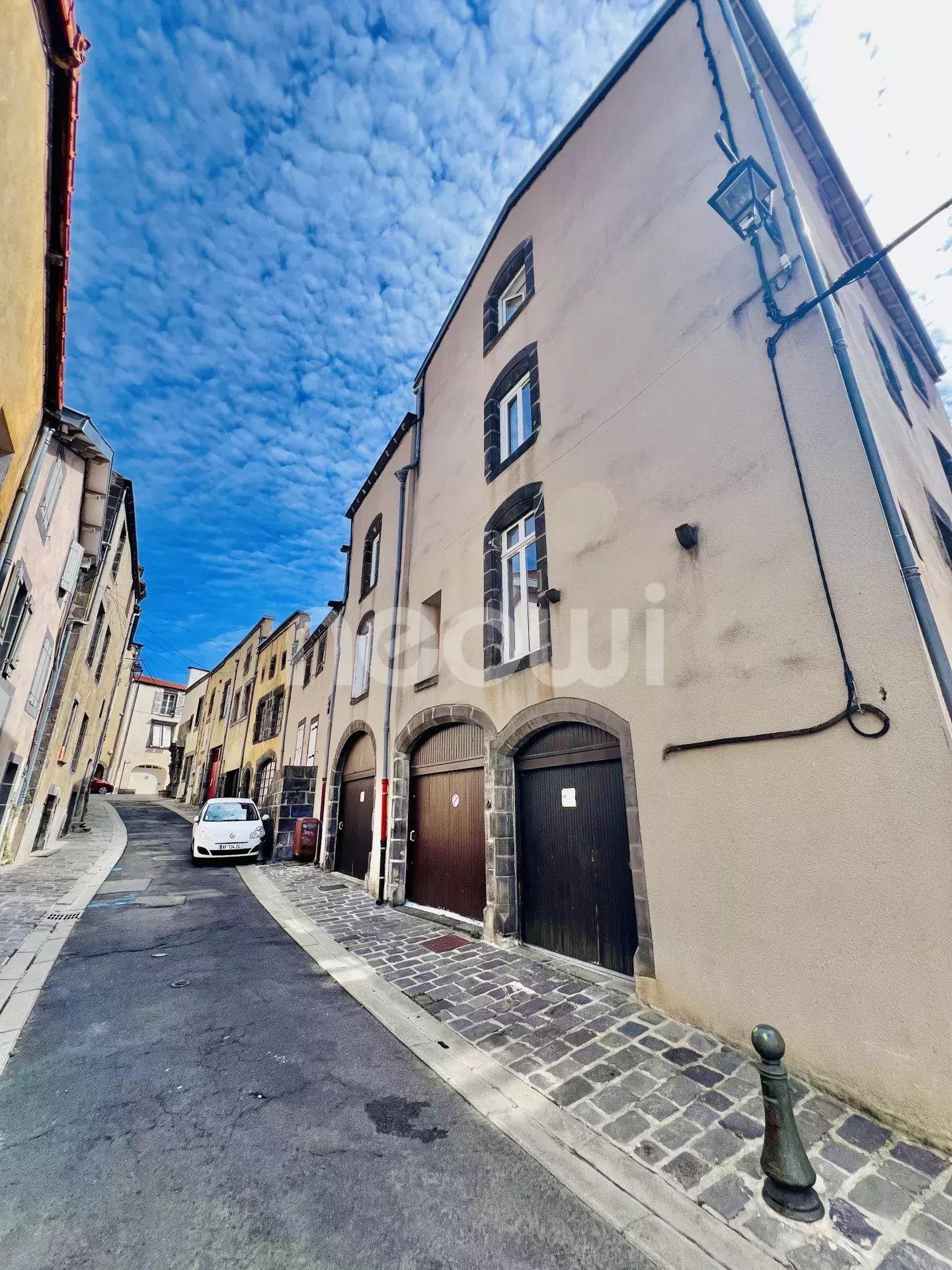Appartement de type 4 de 99m2 avec garage et cave.