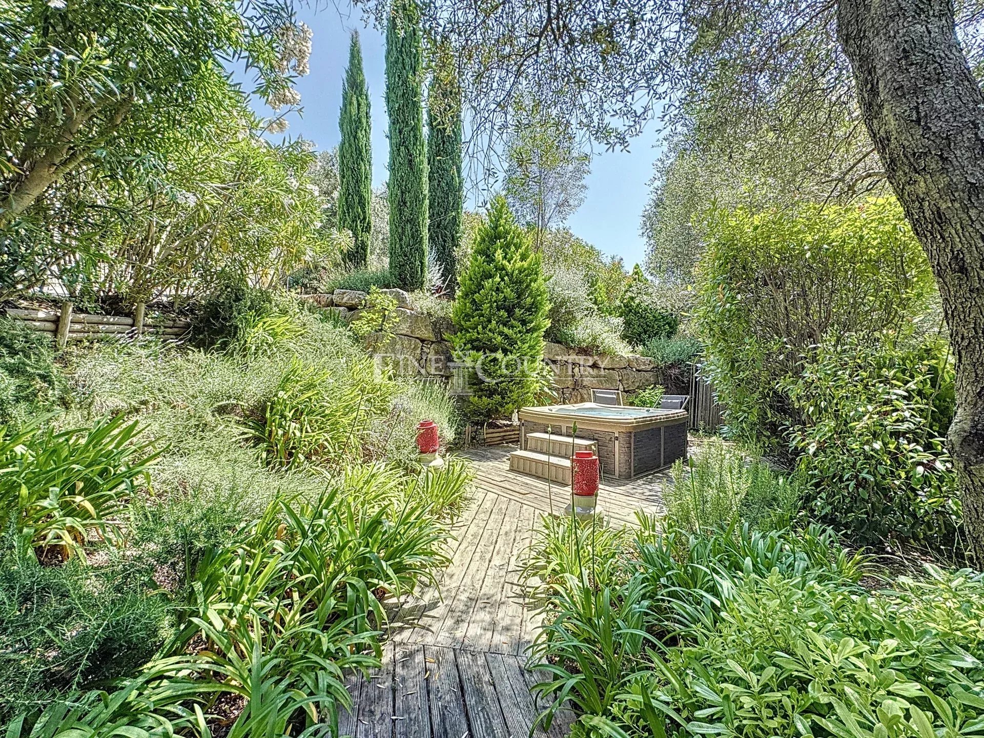 Photo of Villa for sale near Levens with swimming pool