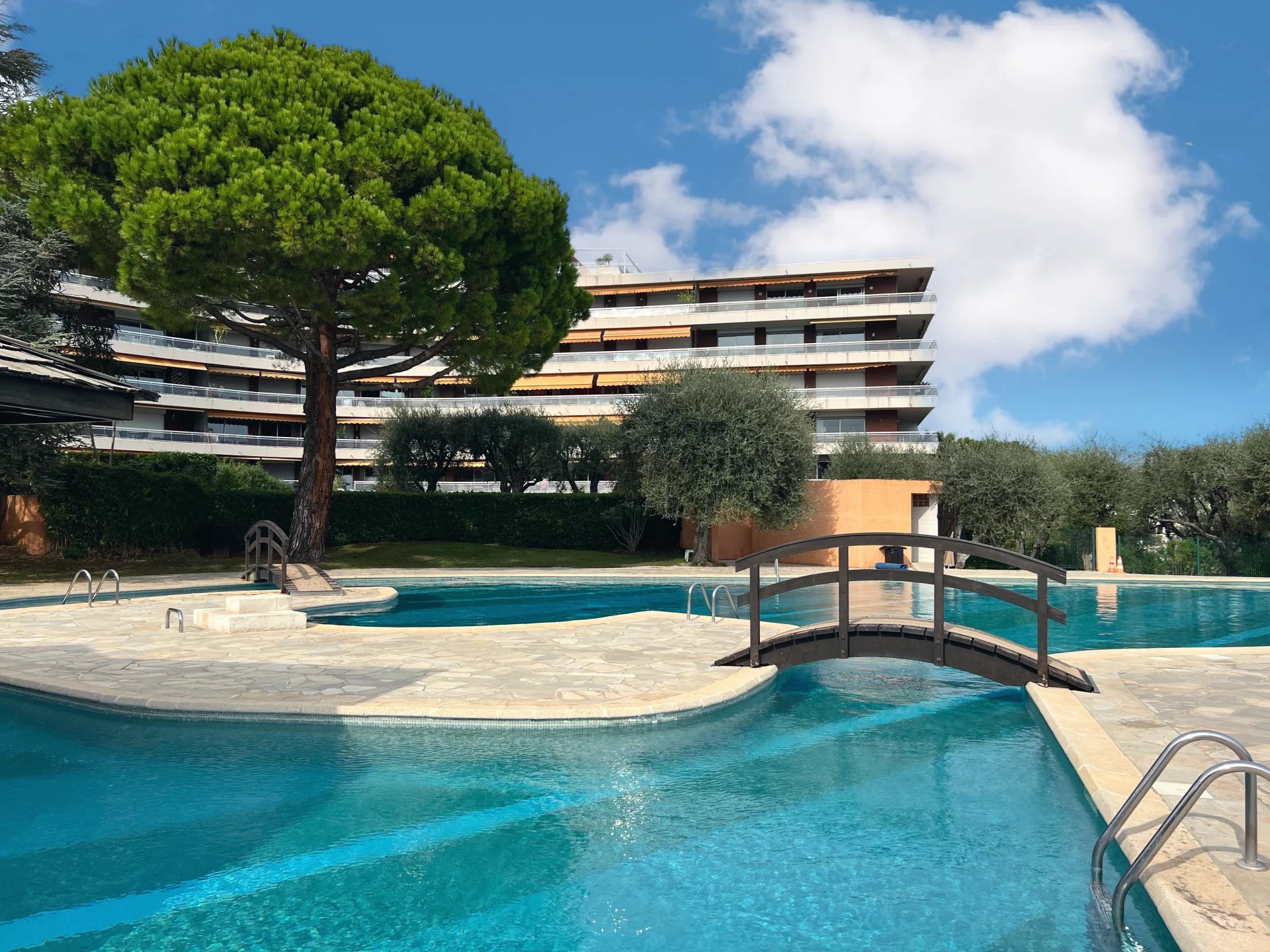 Nice Ouest - Avenue de la Lanterne - Résidence avec piscine, gardien, tennis - Calme absolu - Garage en sus