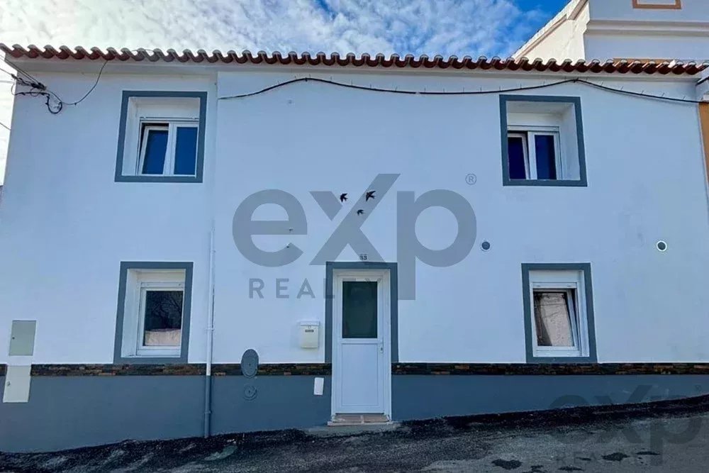 Moradia T3 Renovada em Sabóia