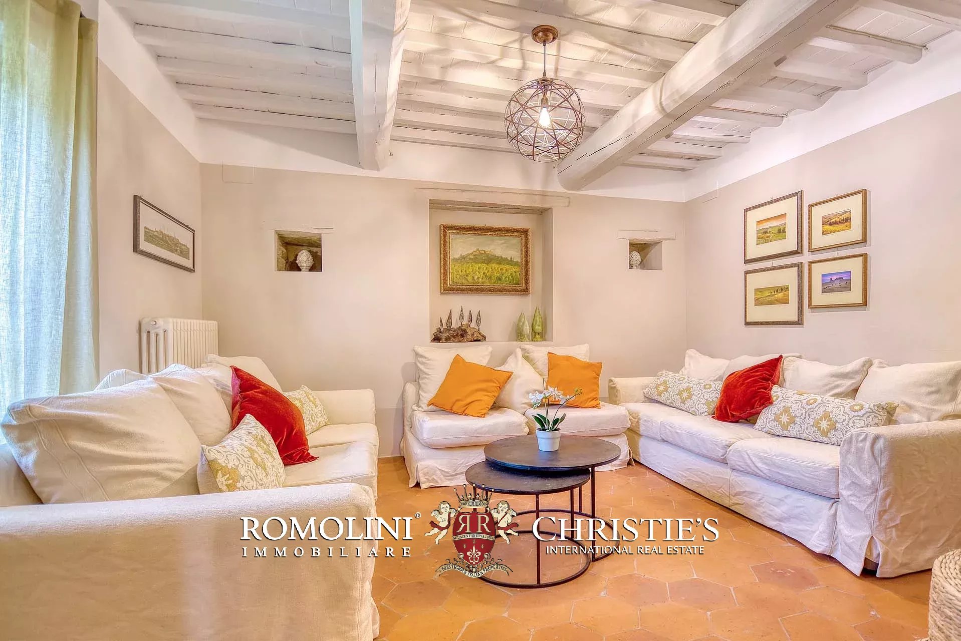6 Bedroom Villa/Townhouse's Image 22