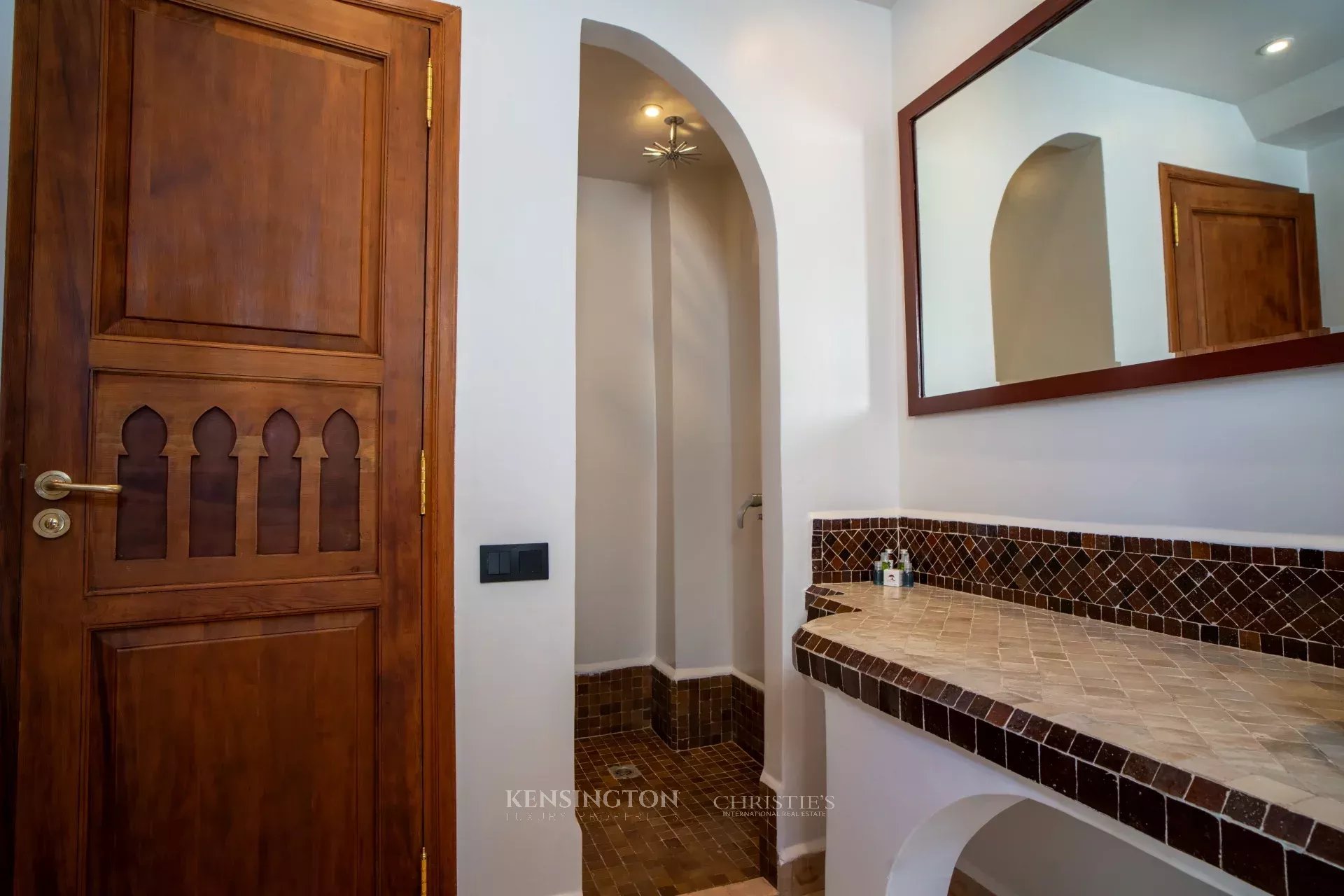 8 Bedroom Villa/Townhouse's Image 26