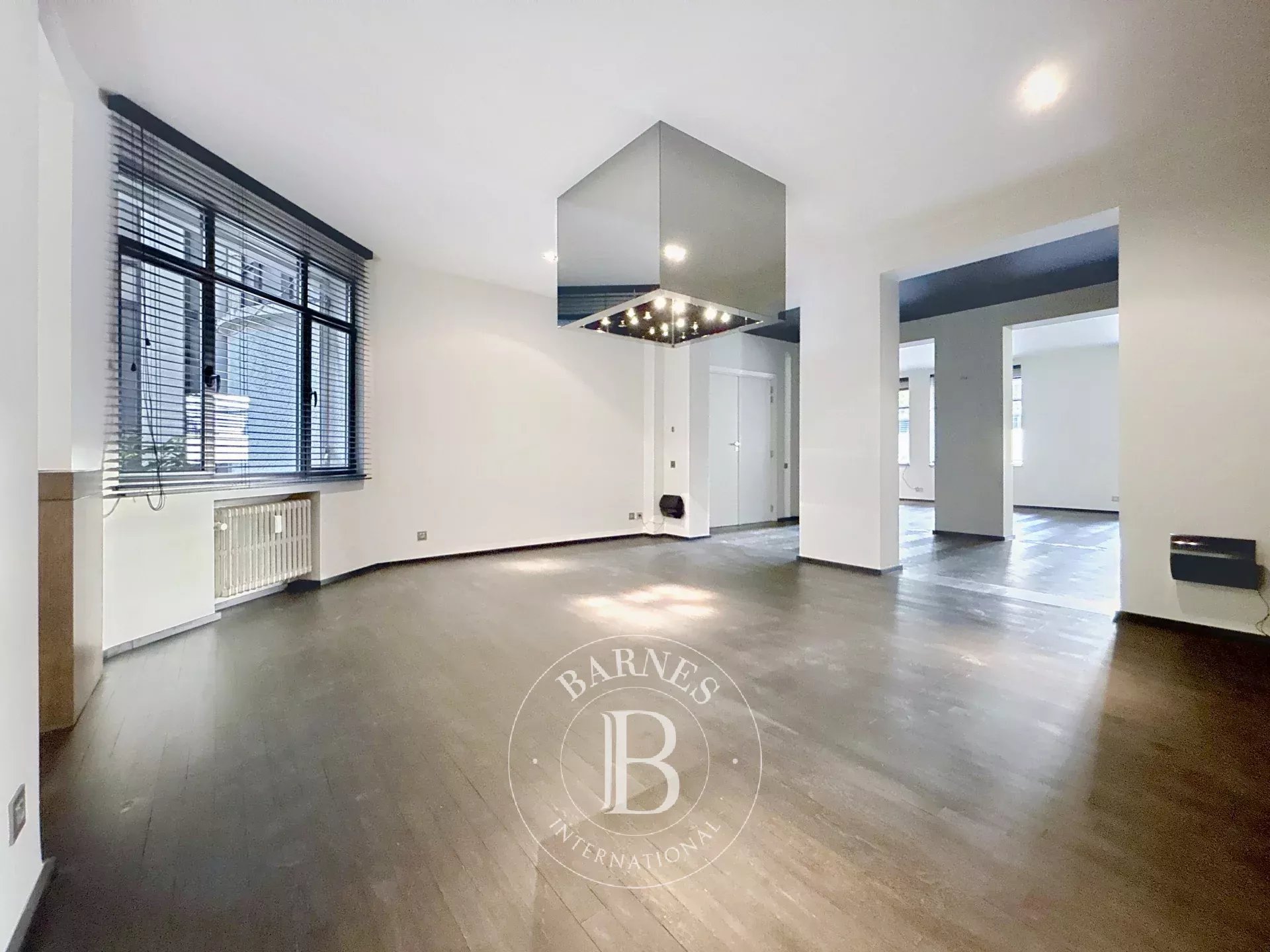 Châtelain/Louise – Bel appartement 2 chambres