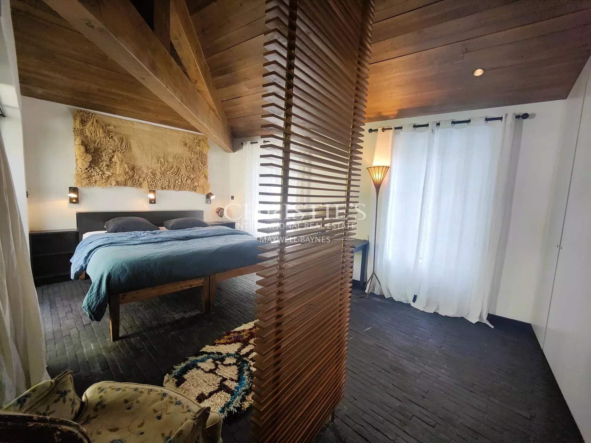 6 Bedroom Villa/Townhouse's Image 24