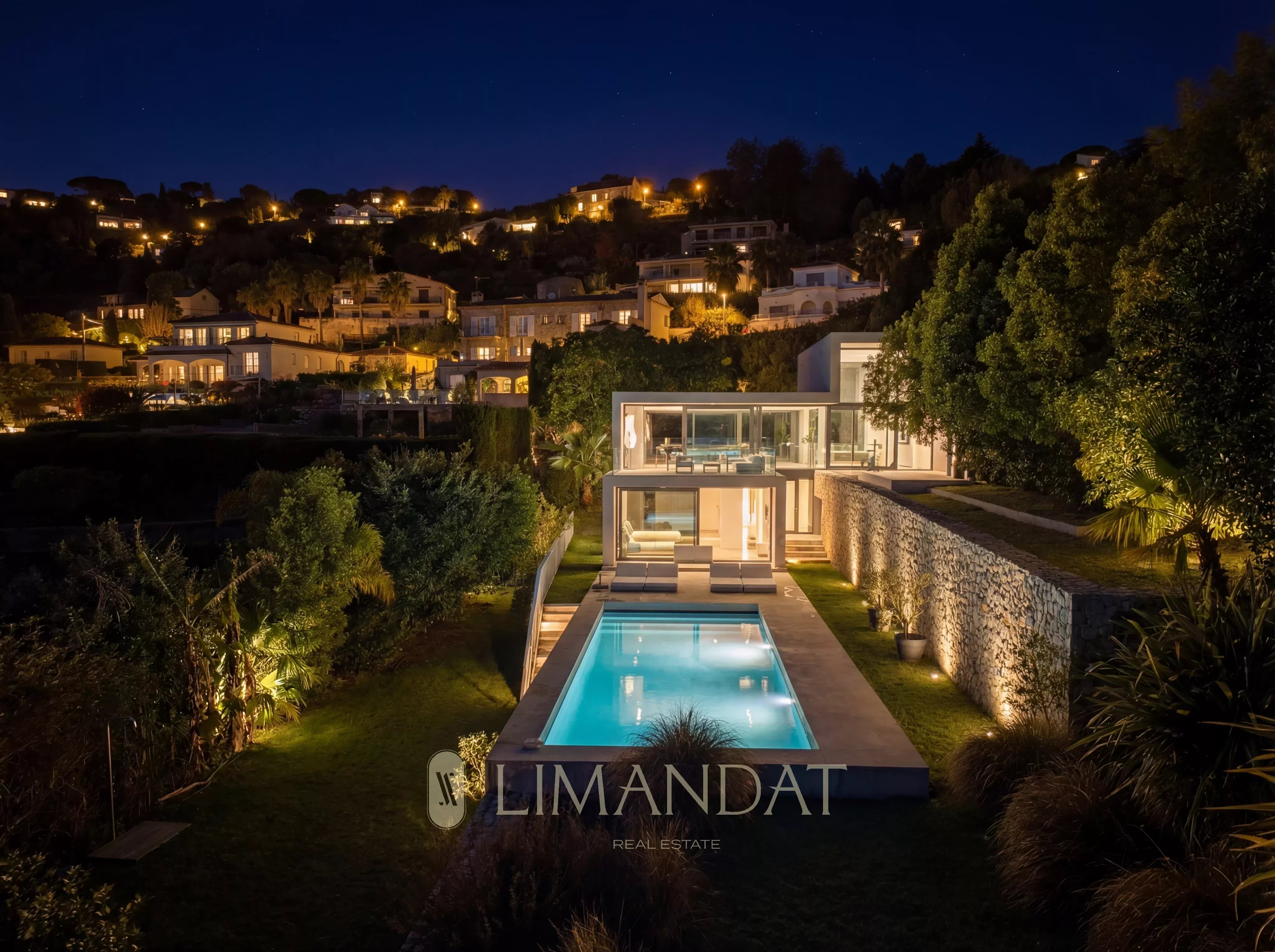 CONTEMPORARY VILLA - SEA VIEW - WALKING DISTANCE TO BEACHES