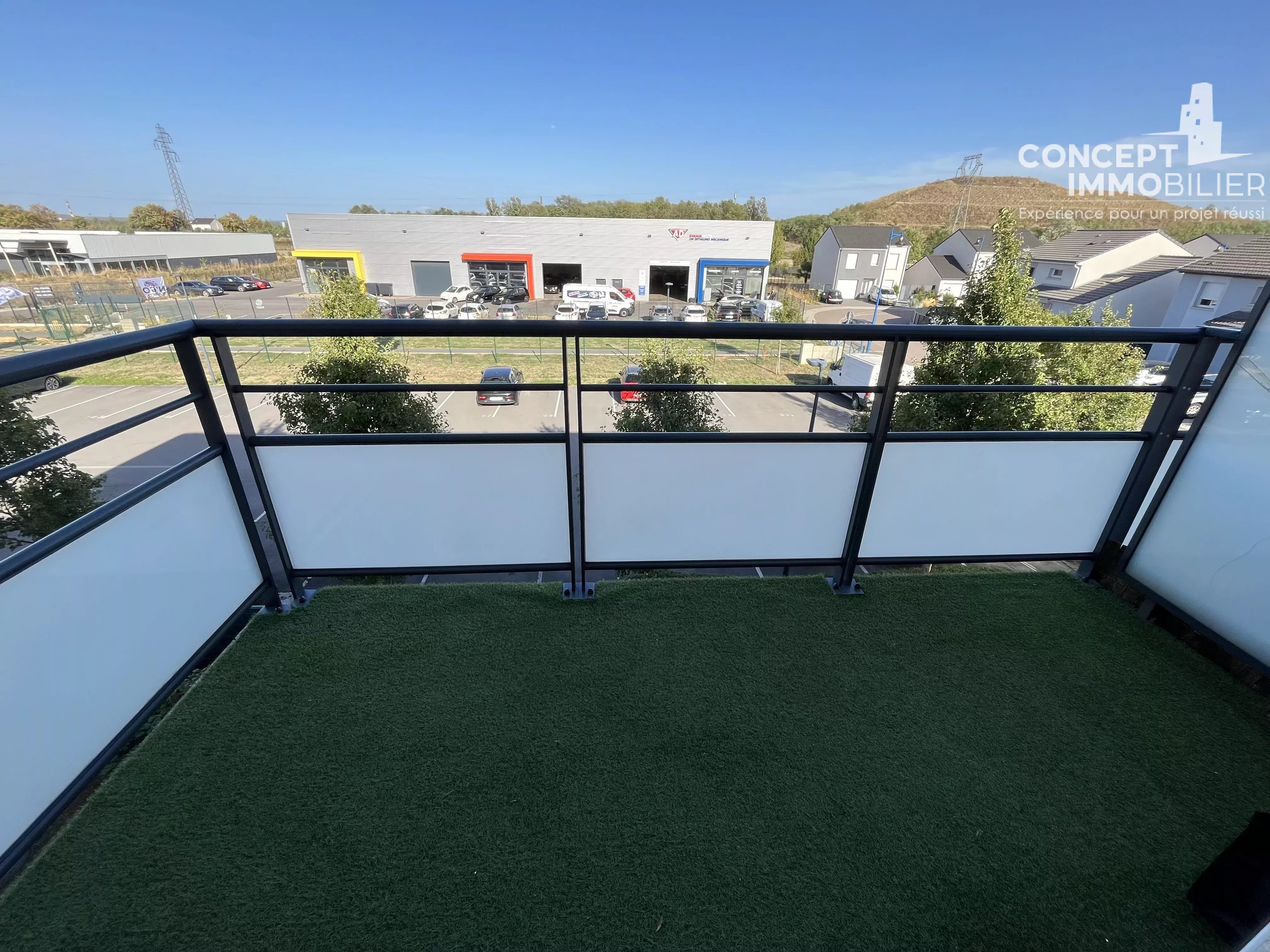 À louer – Appartement F3 meublé avec balcon et 2 places de parking – Marange-Silvange