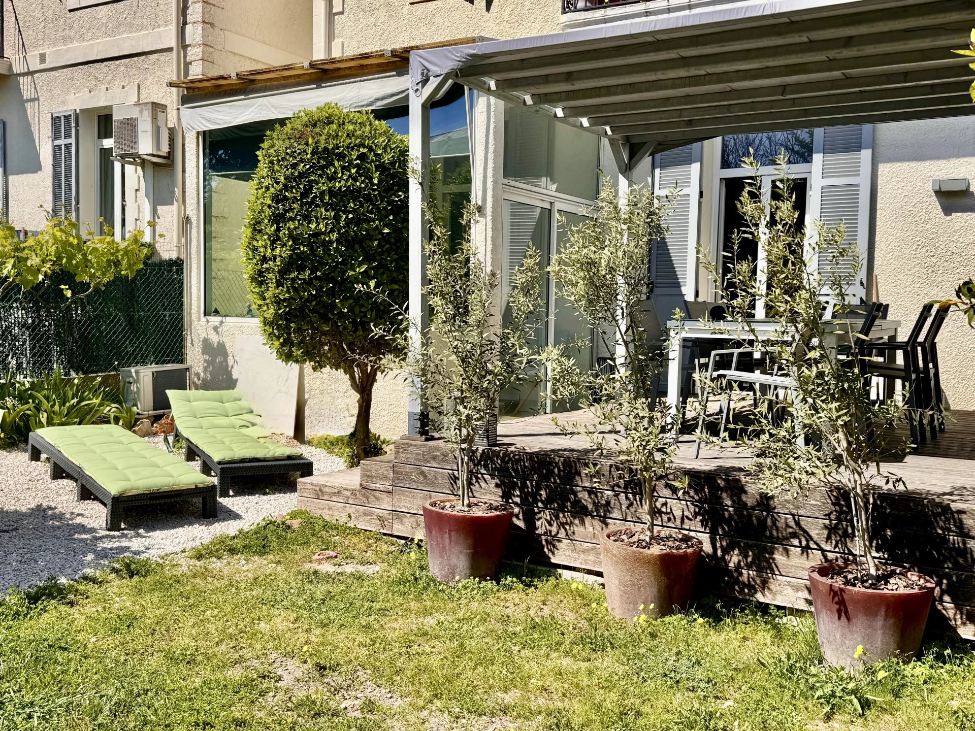 "Petit bijou"Cannes "Montfleury" 4 pièces 80 m2 en rez de jardin 180m2