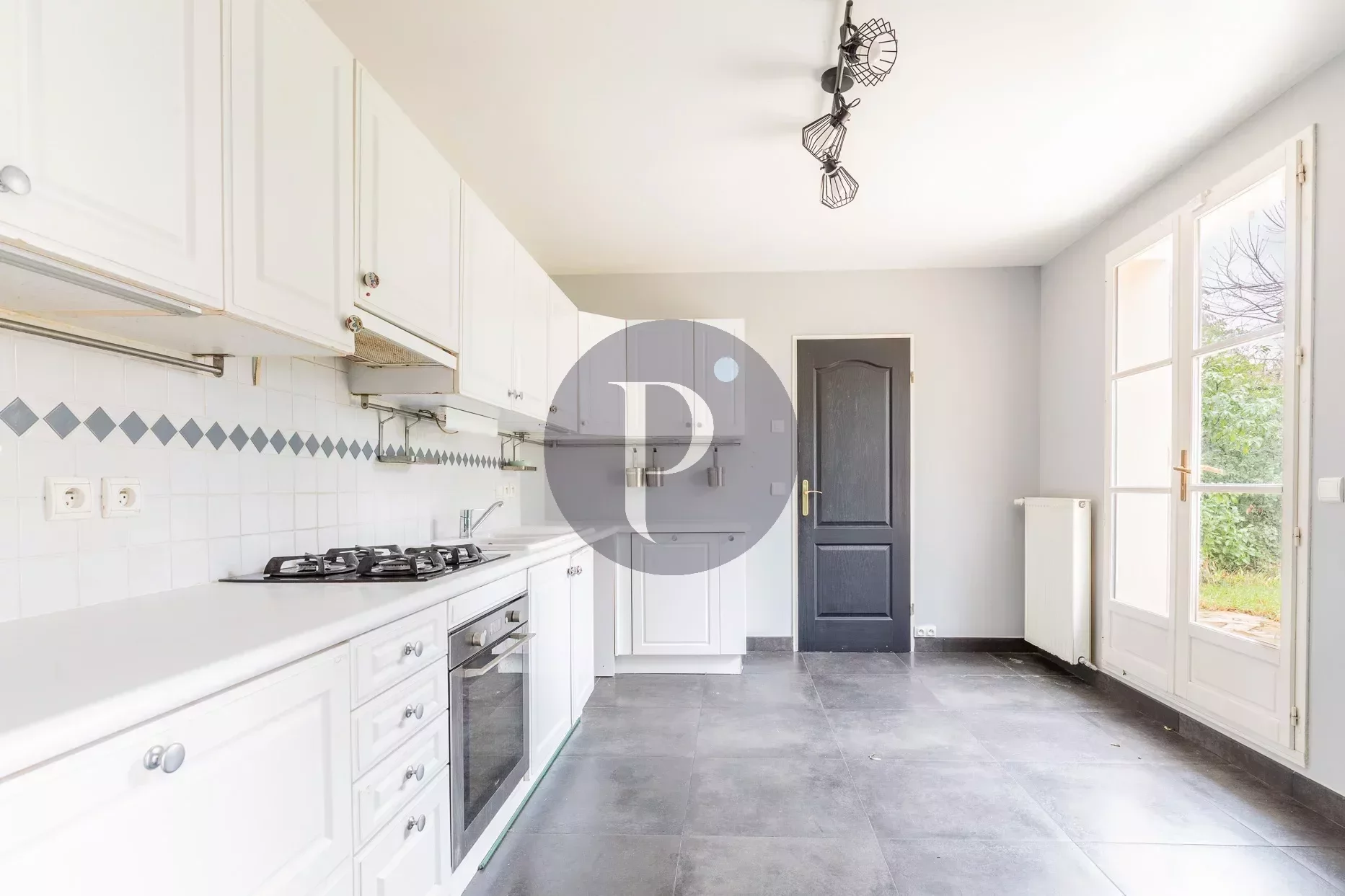 vente-maison-8-pieces-verrieres-le-buisson-84082190