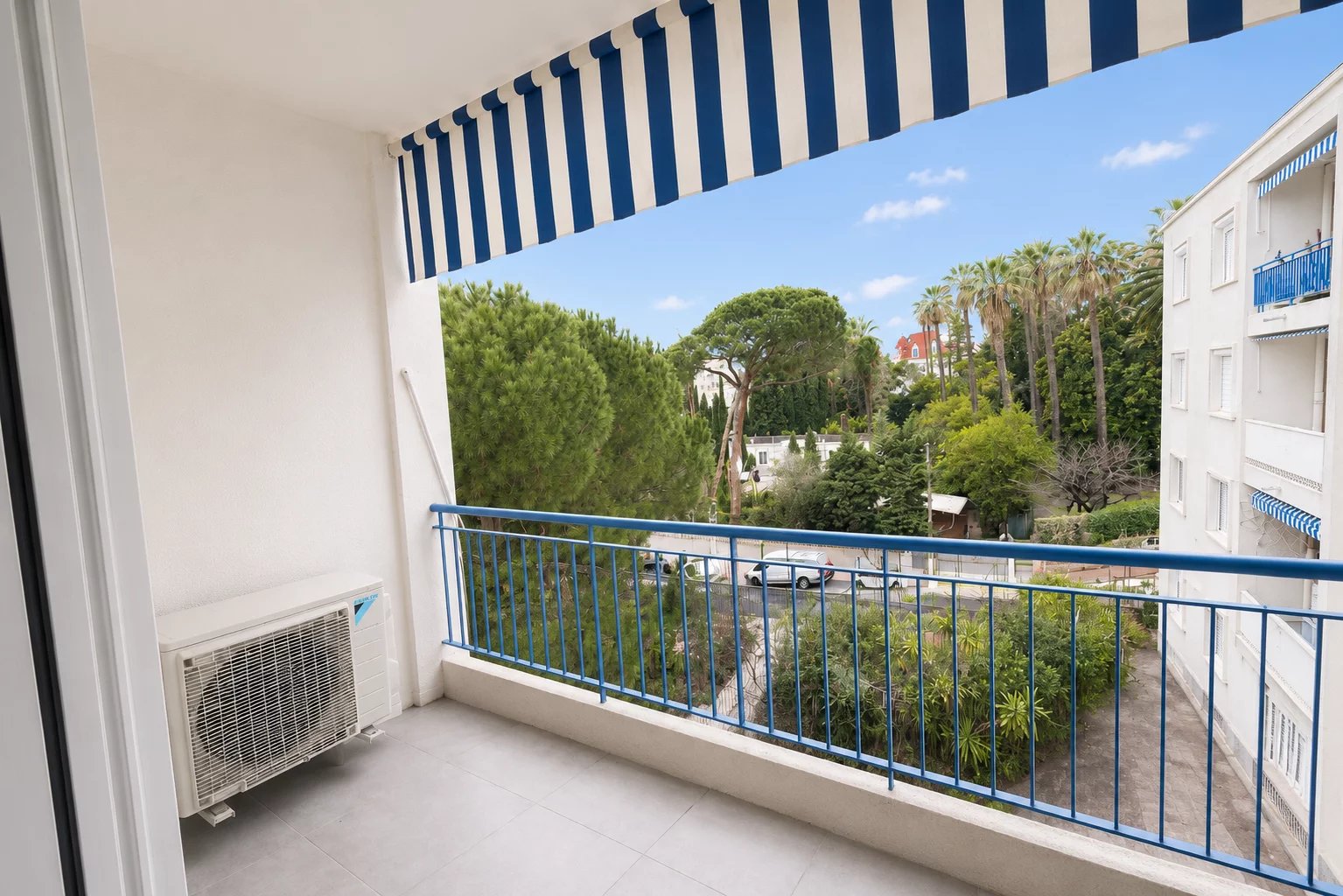 Cannes 3/4 room apartment near the beach