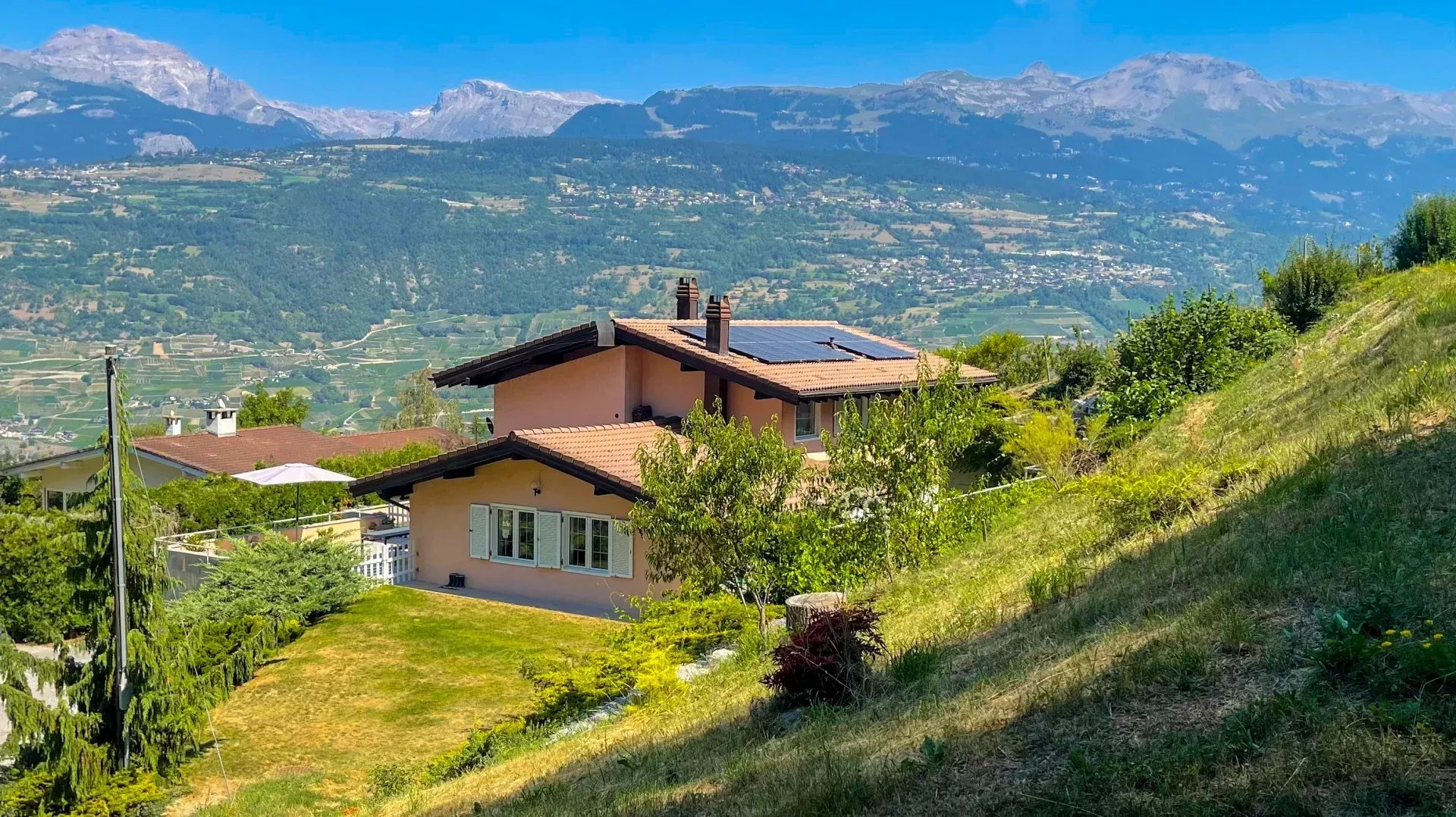 Séduisante villa individuelle à la Coutoulaz sur les hauteurs de Grône