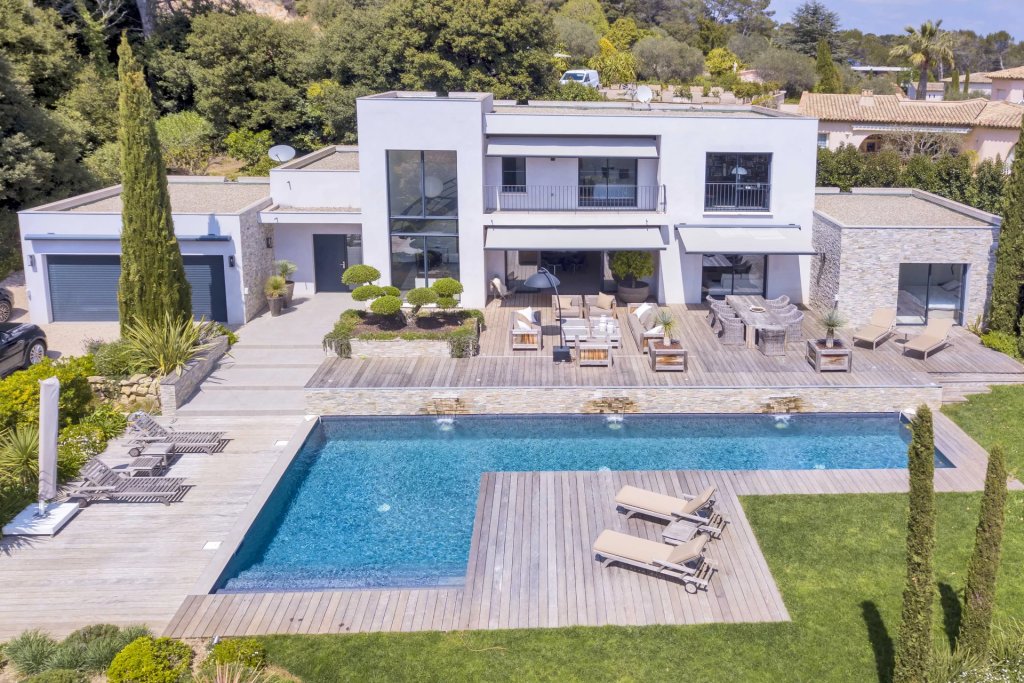Villa for sale in Mougins — Mougins beautiful contemporary new villa