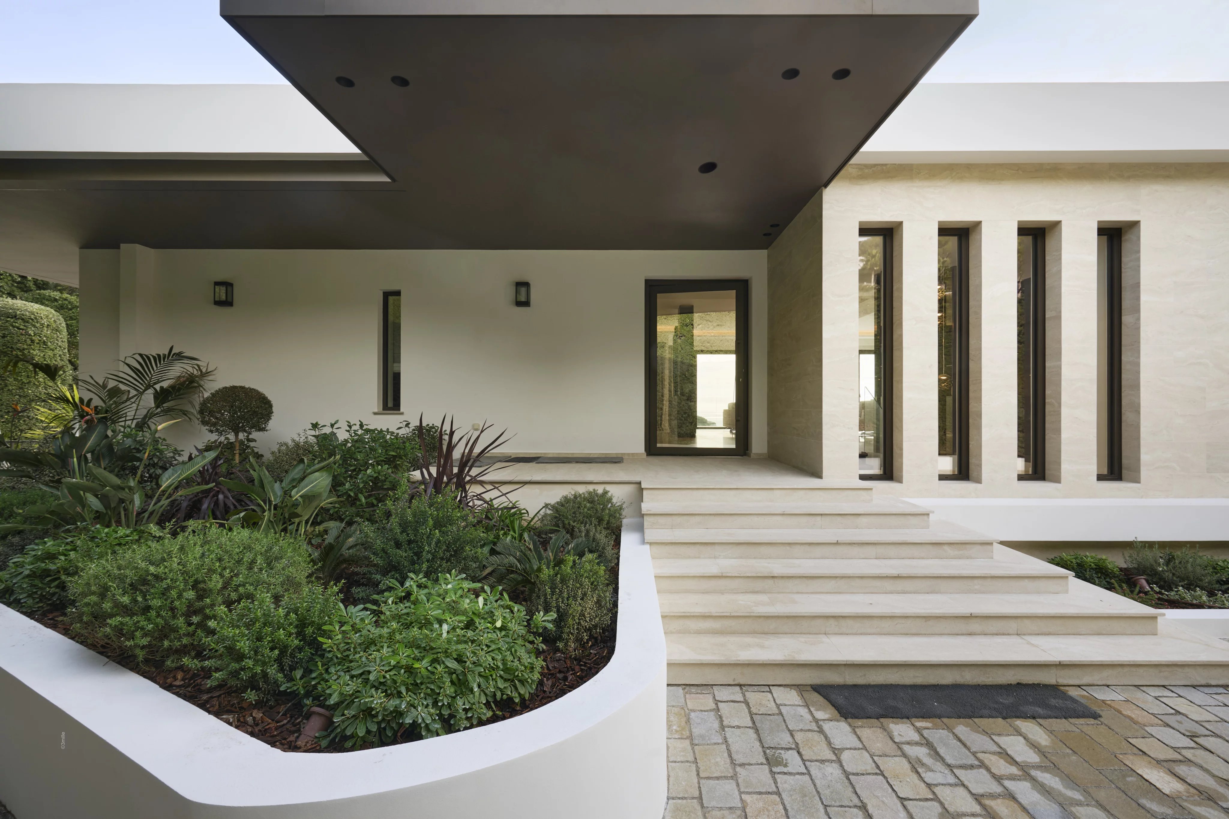  Image of Villa - 5 Bedrooms - 5 Bathrooms for Sale in Alpes-Maritimes-Cannes-France, Image 14