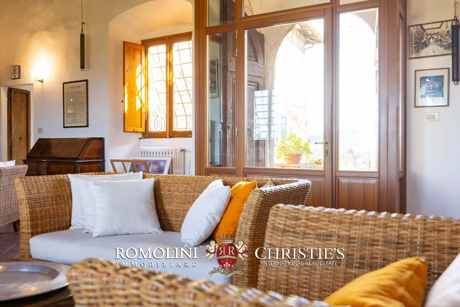 10 Bedroom Villa/Townhouse's Image 18