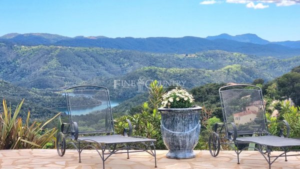 Villa for Sale in Montauroux with Panoramic View — photo 2