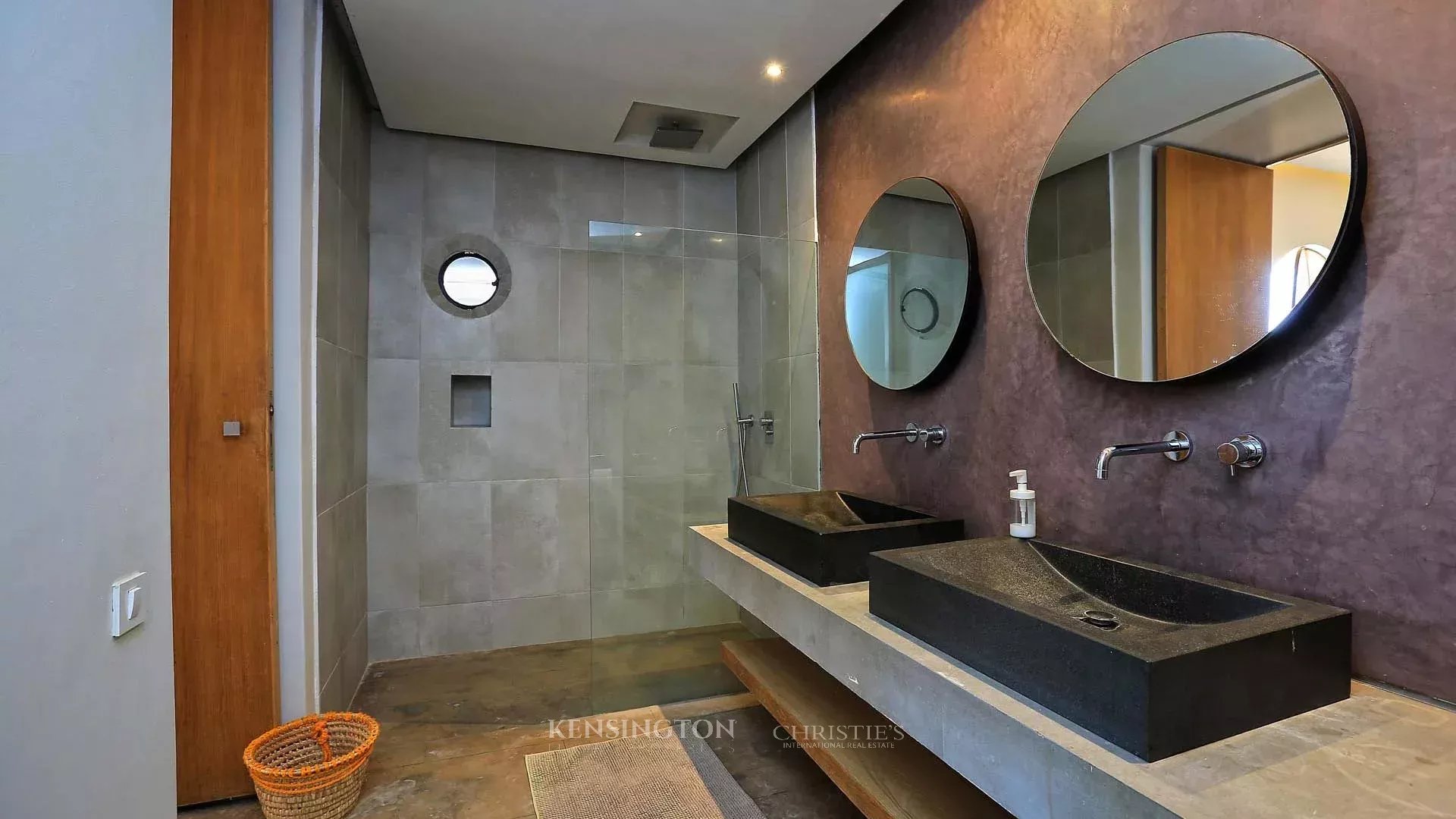 6 Bedroom Villa/Townhouse's Image 46