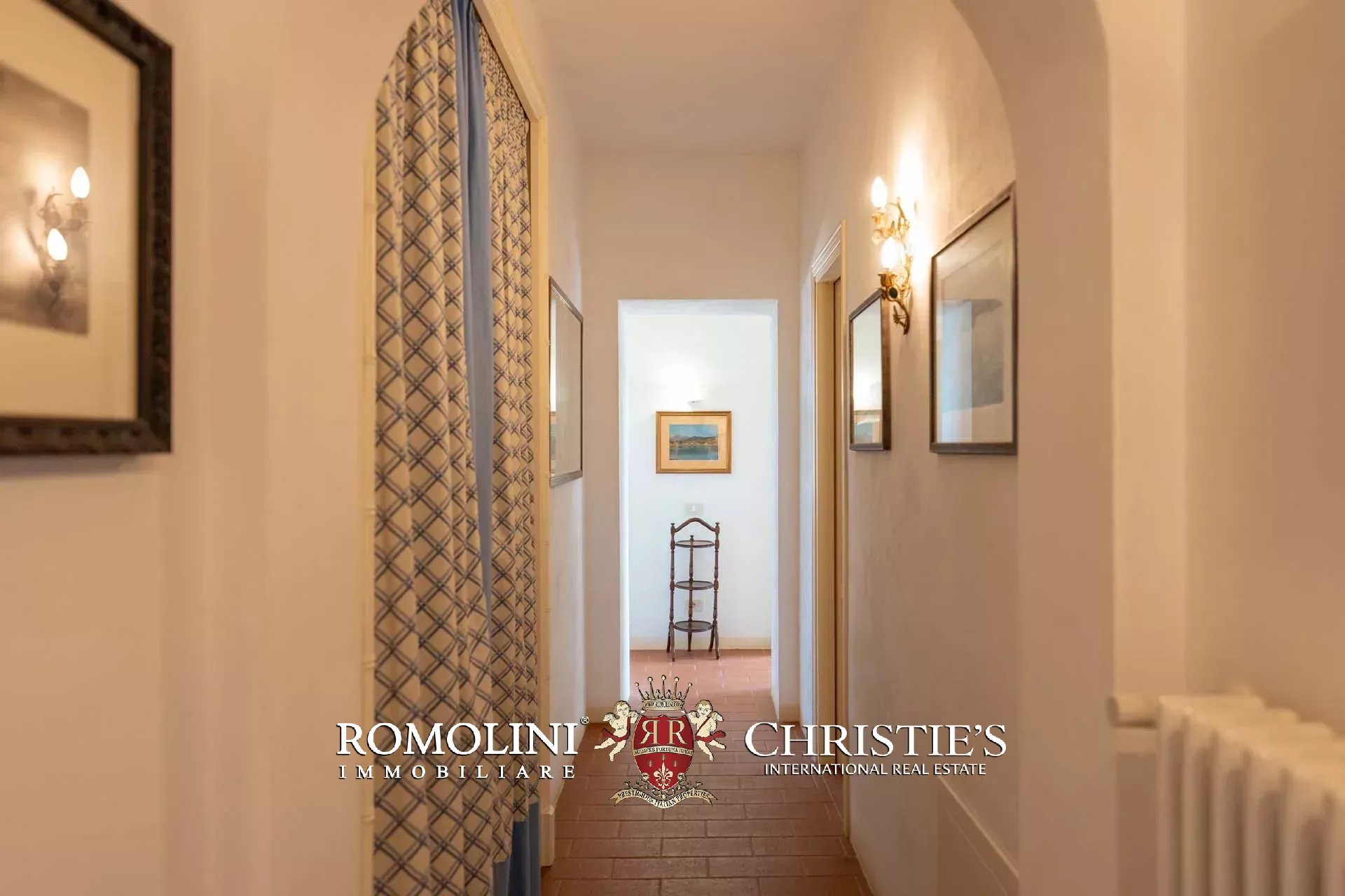 11 Bedroom Villa/Townhouse's Image 105