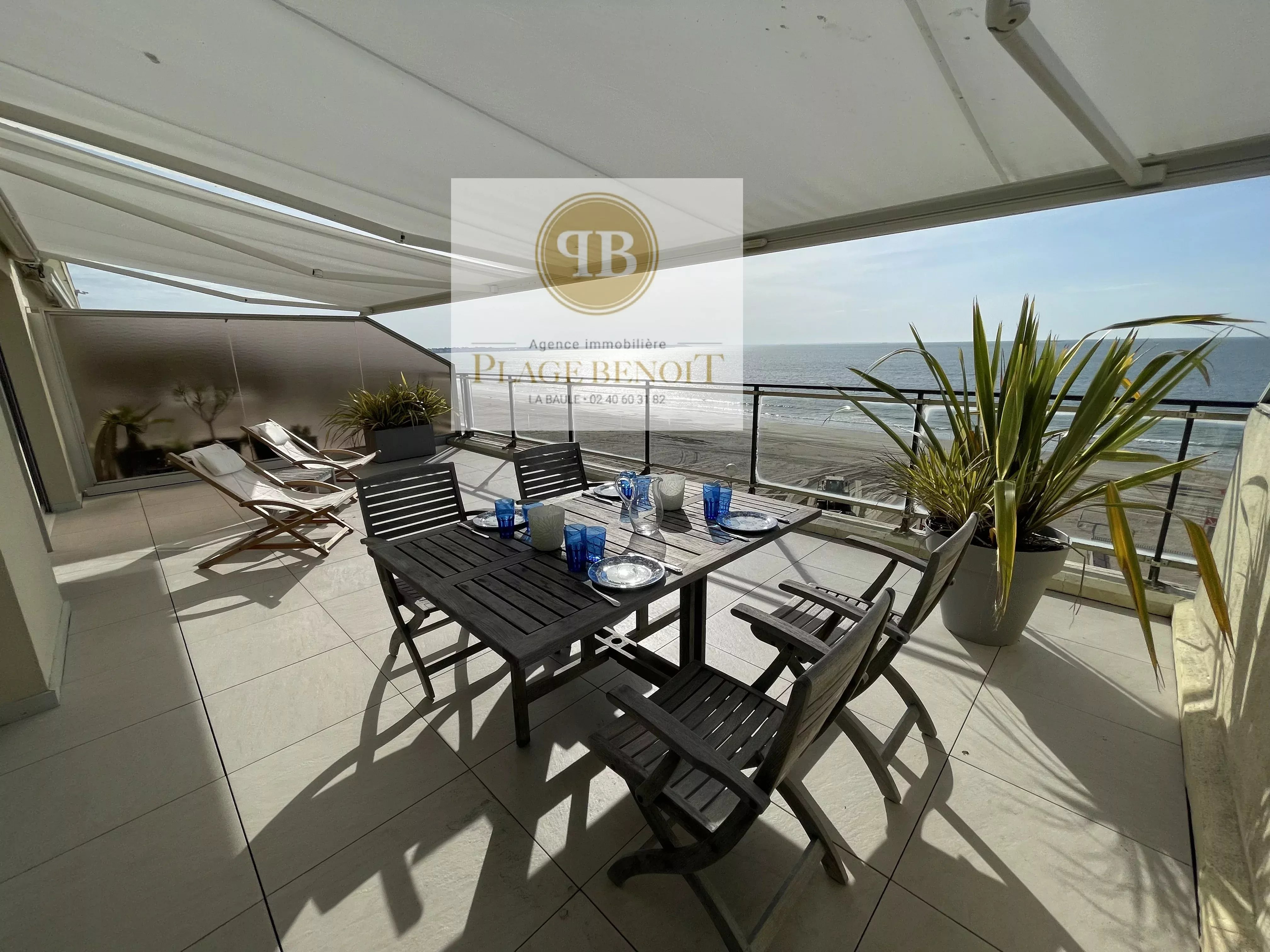 EXCLUSIVE SEA FACING BENOIT BEACH TOP FLOOR 4-ROOM APARTMENT