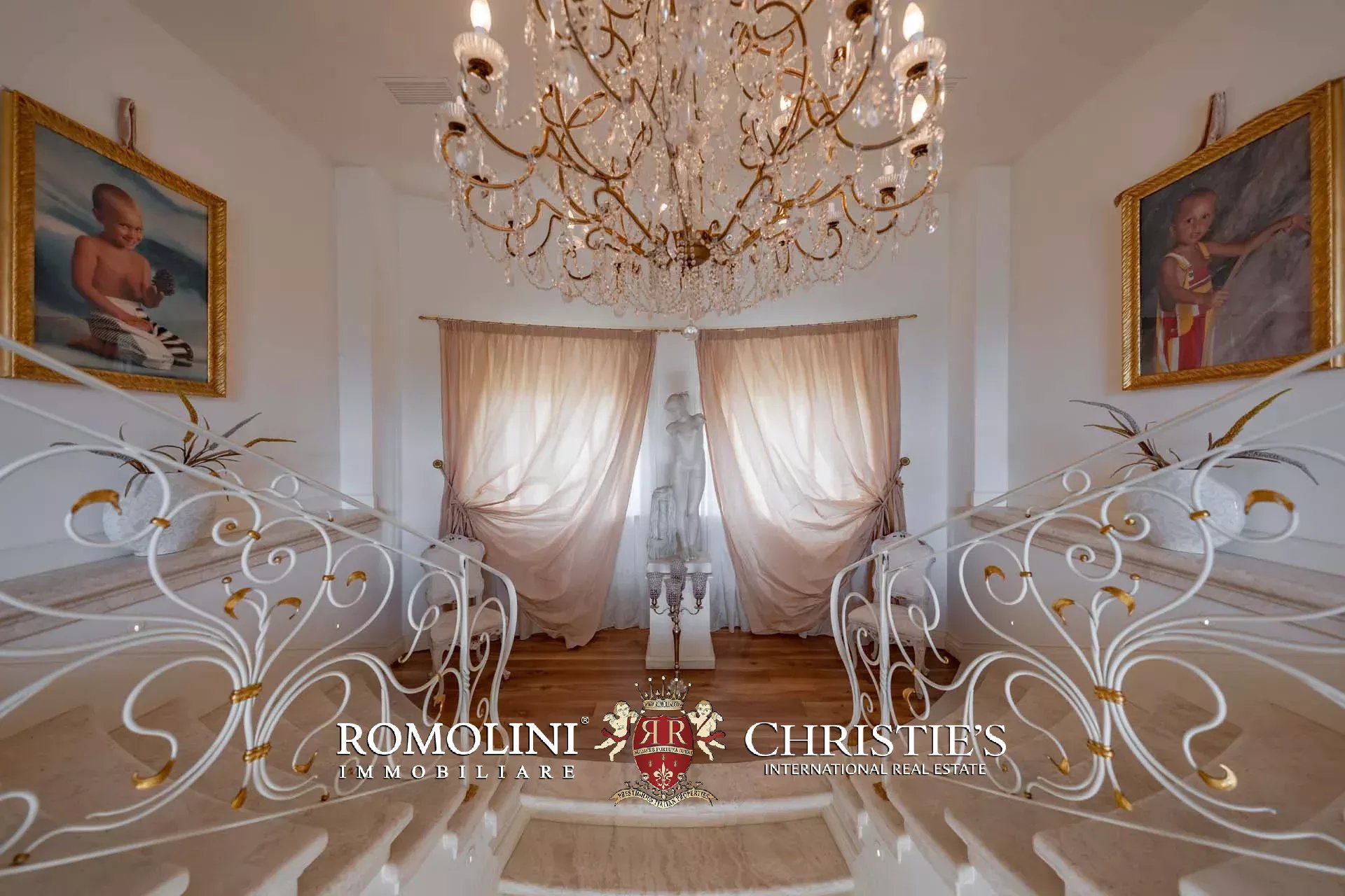10 Bedroom Villa/Townhouse's Image 57