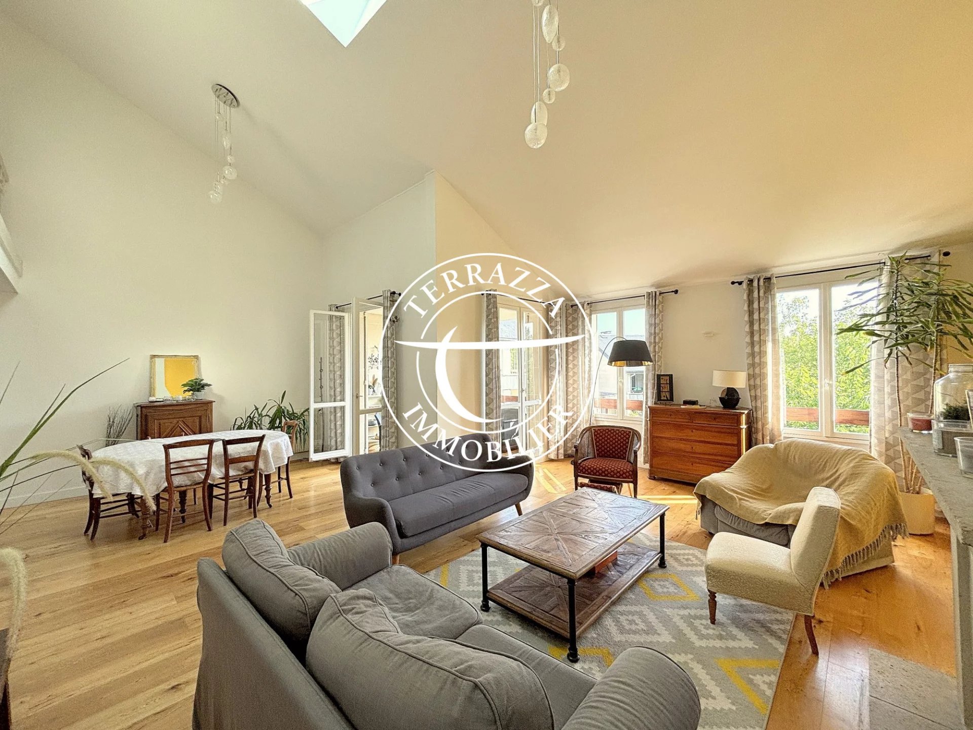 Grand Duplex avec terrasse  Louveciennes (78430)