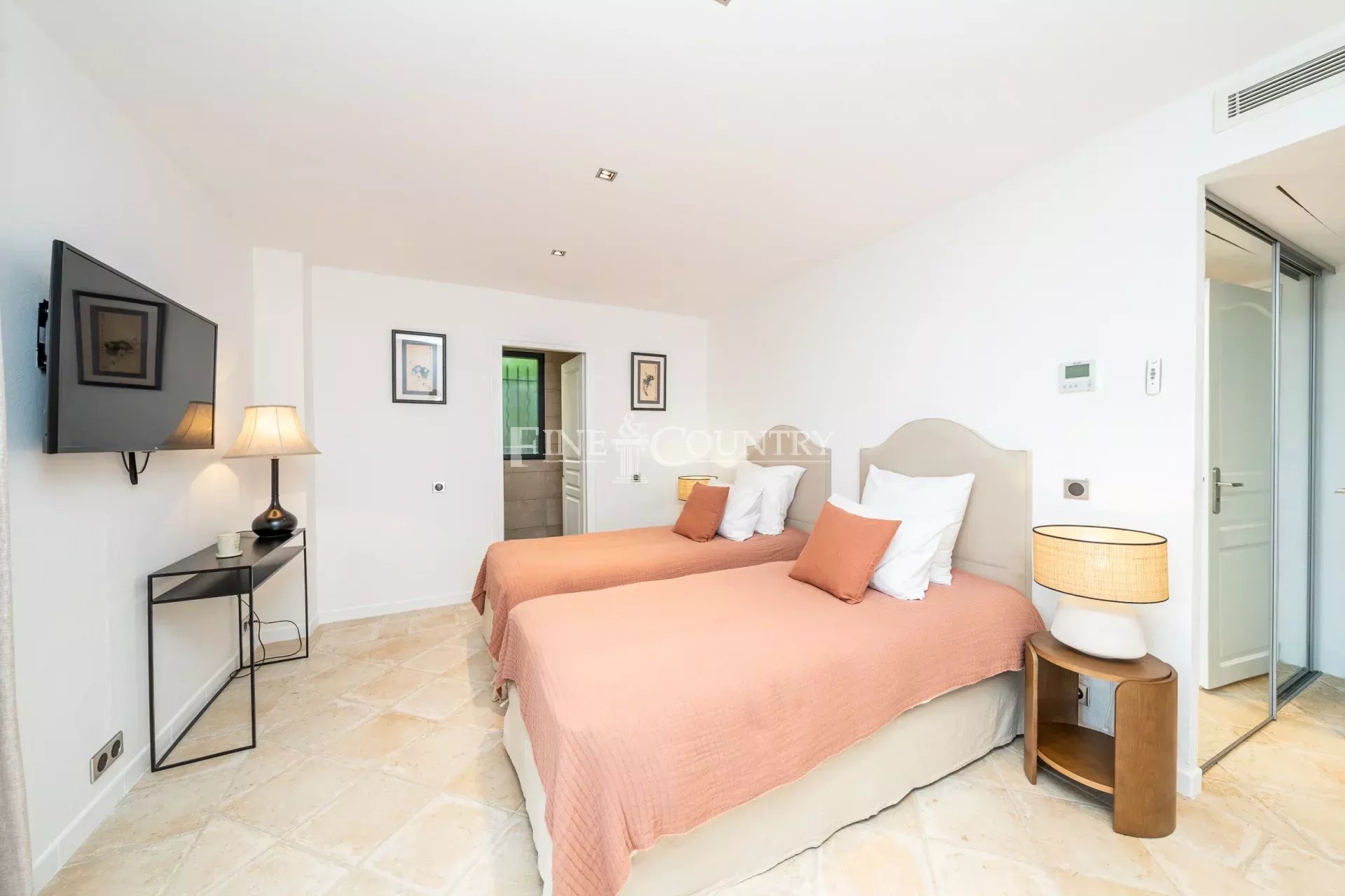 Photo of Villa for sale Cannes with sea view