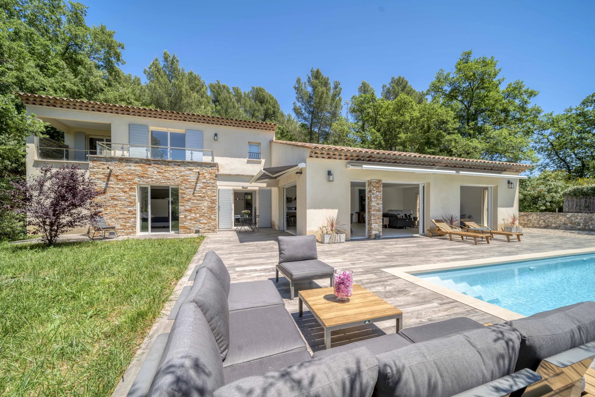 Agence immobilière de Riviera Estate Office