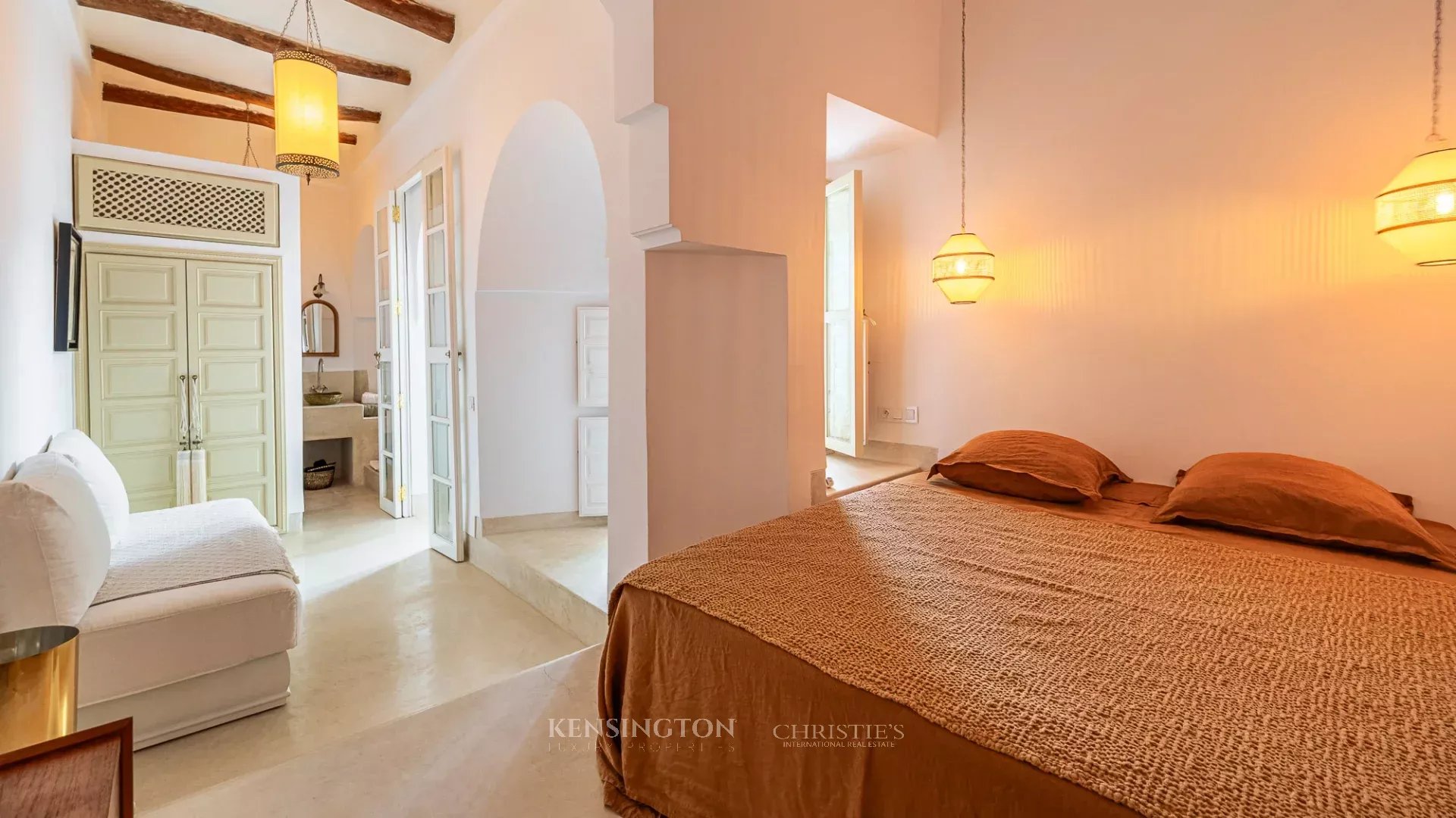 4 Bedroom Villa/Townhouse's Image 18
