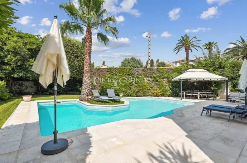 Photo of Villa for sale in Cannes walking distance to center