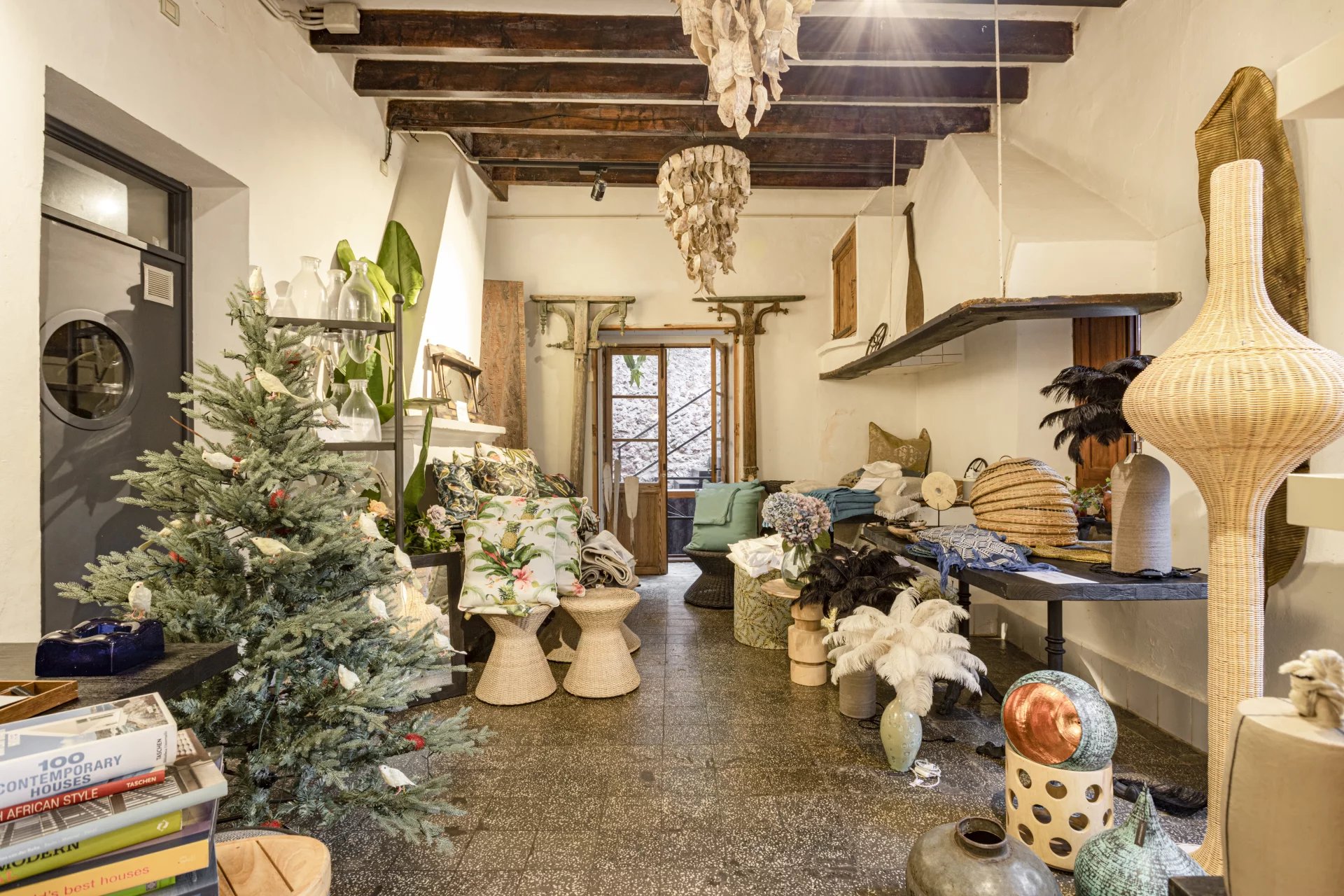 Exceptional Manor House with Garden in Santa Maria