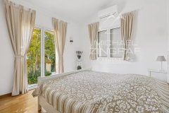 Charming Single-Storey Villa with Sea and Hill Views — photo 7 of 7
