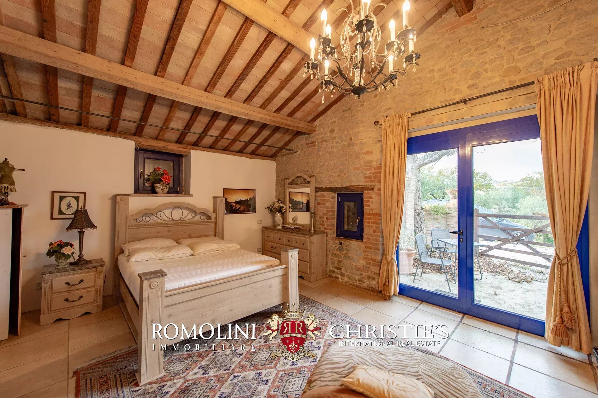 6 Bedroom Villa/Townhouse's Image 14