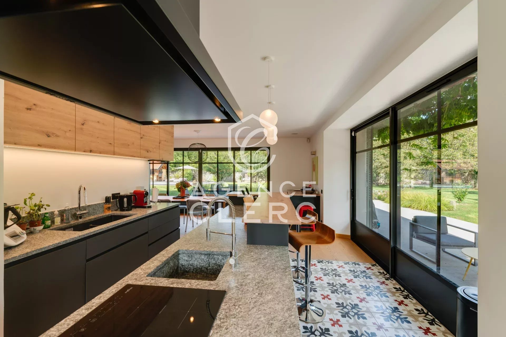 6 Bedroom Villa/Townhouse's Image 15