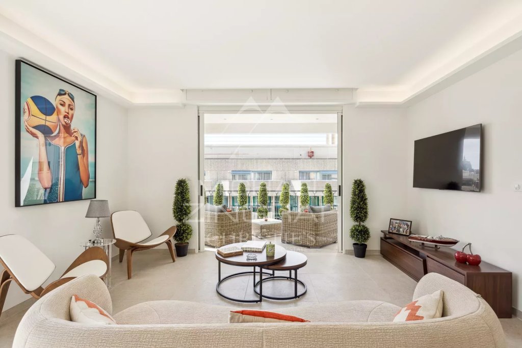 Apartment for sale in Cannes — Cannes - Banane - Fully renovated 3-room apartment
