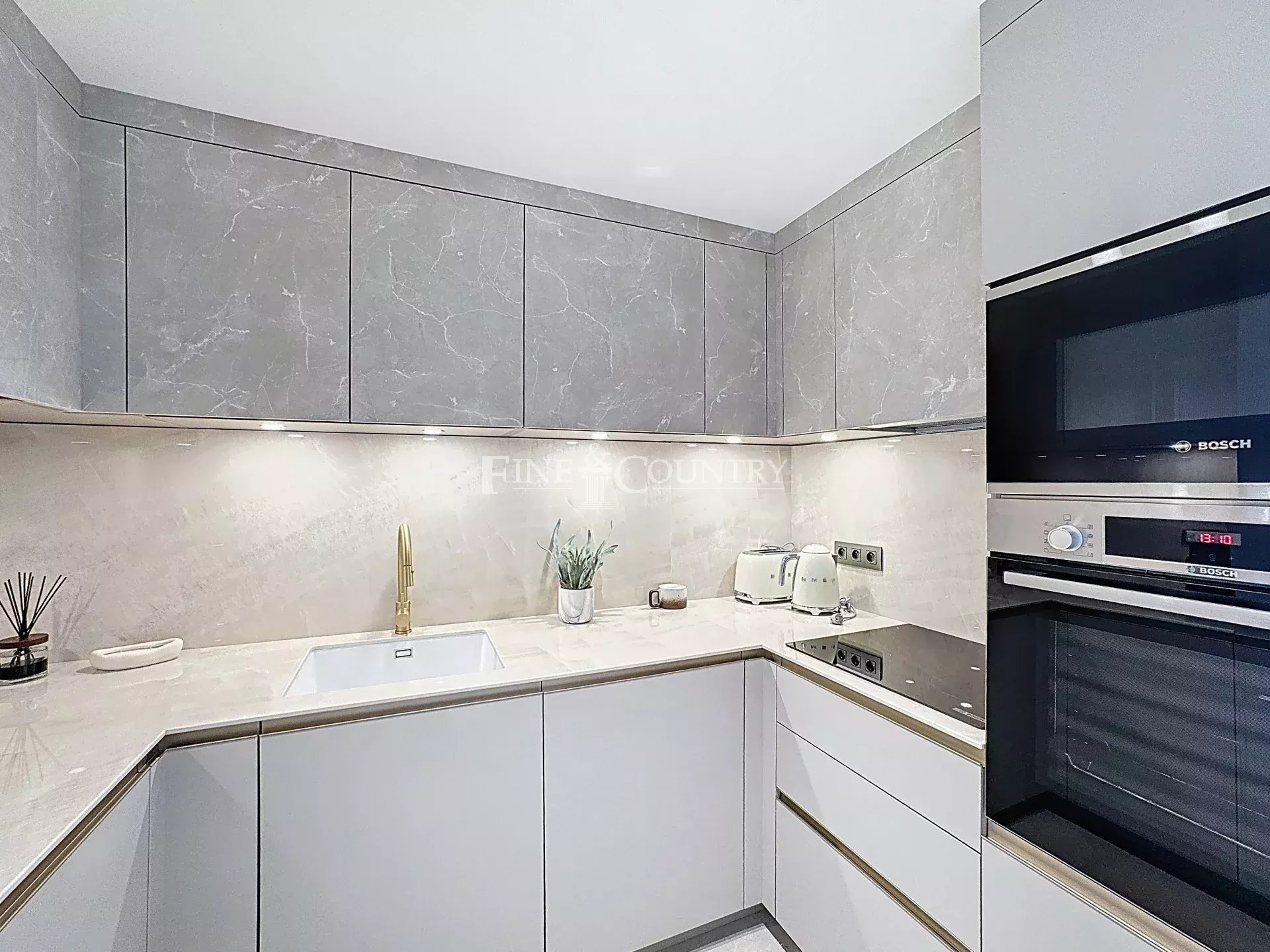 Photo of 3 BEDROOM APPARTEMENT FOR SALE CANNES PALM BEACH