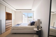 RENOVATED APARTMENT ON THE CROISETTE — photo 4 of 7