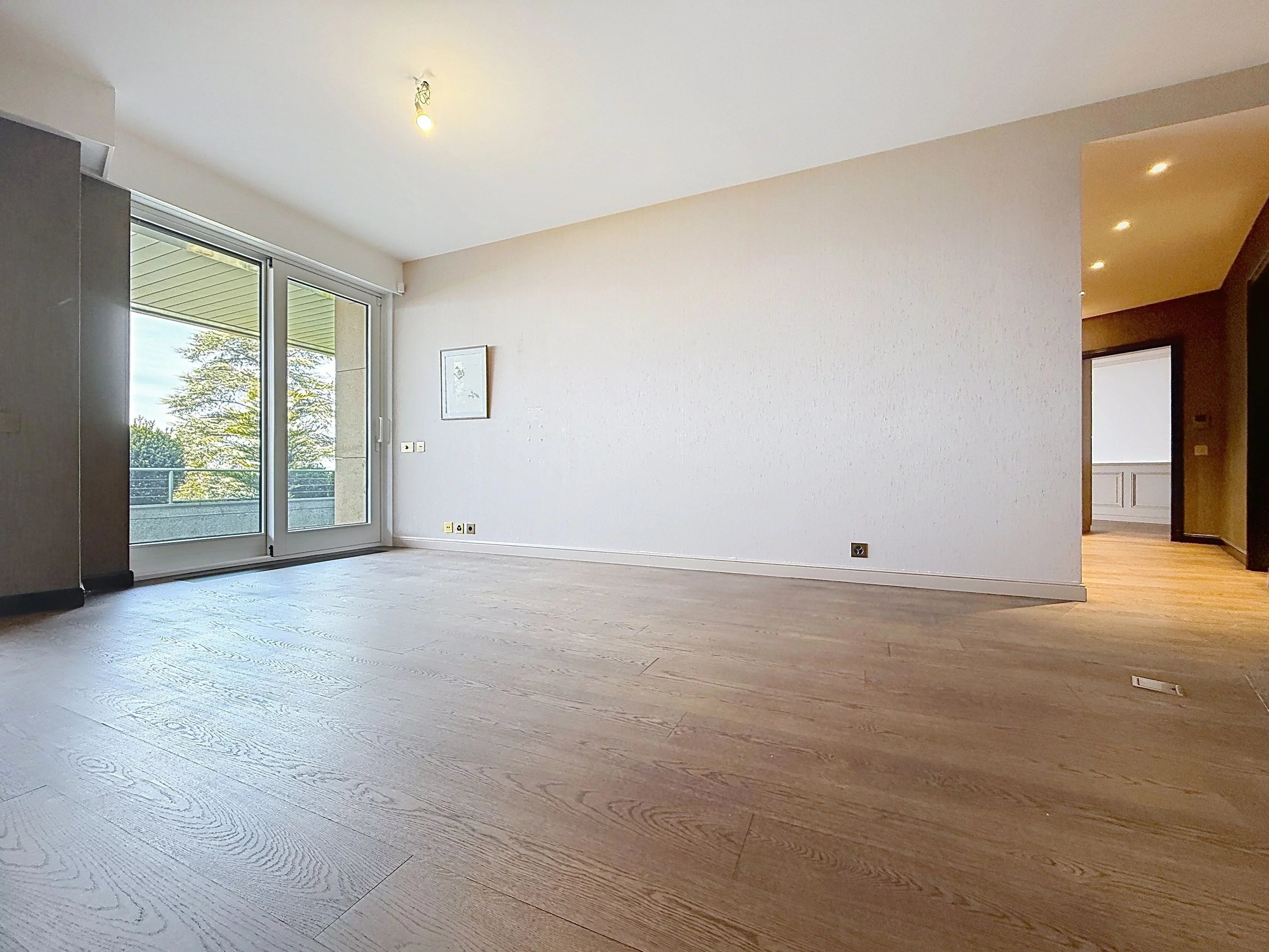 Exceptional Apartment with Panoramic Views – Cologny