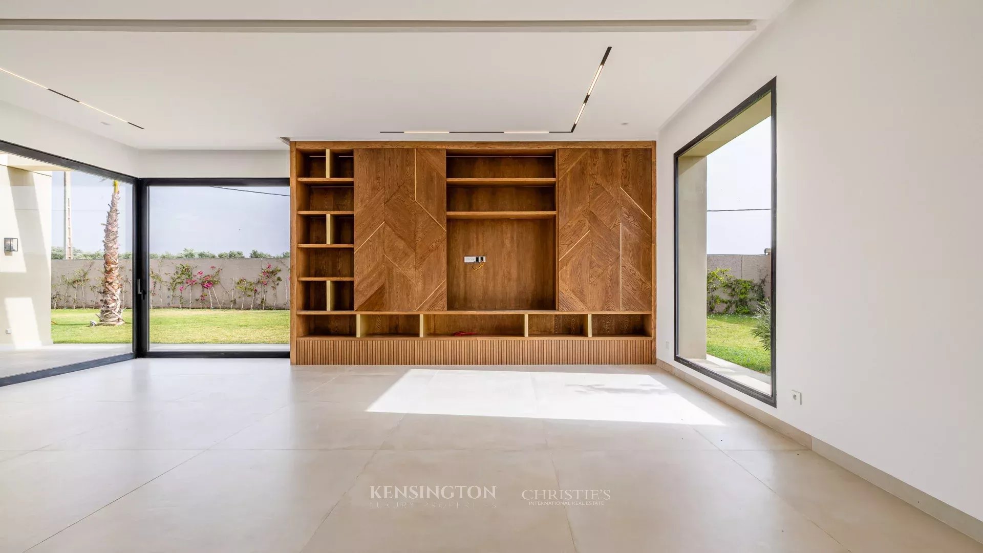 4 Bedroom Villa/Townhouse's Image 3