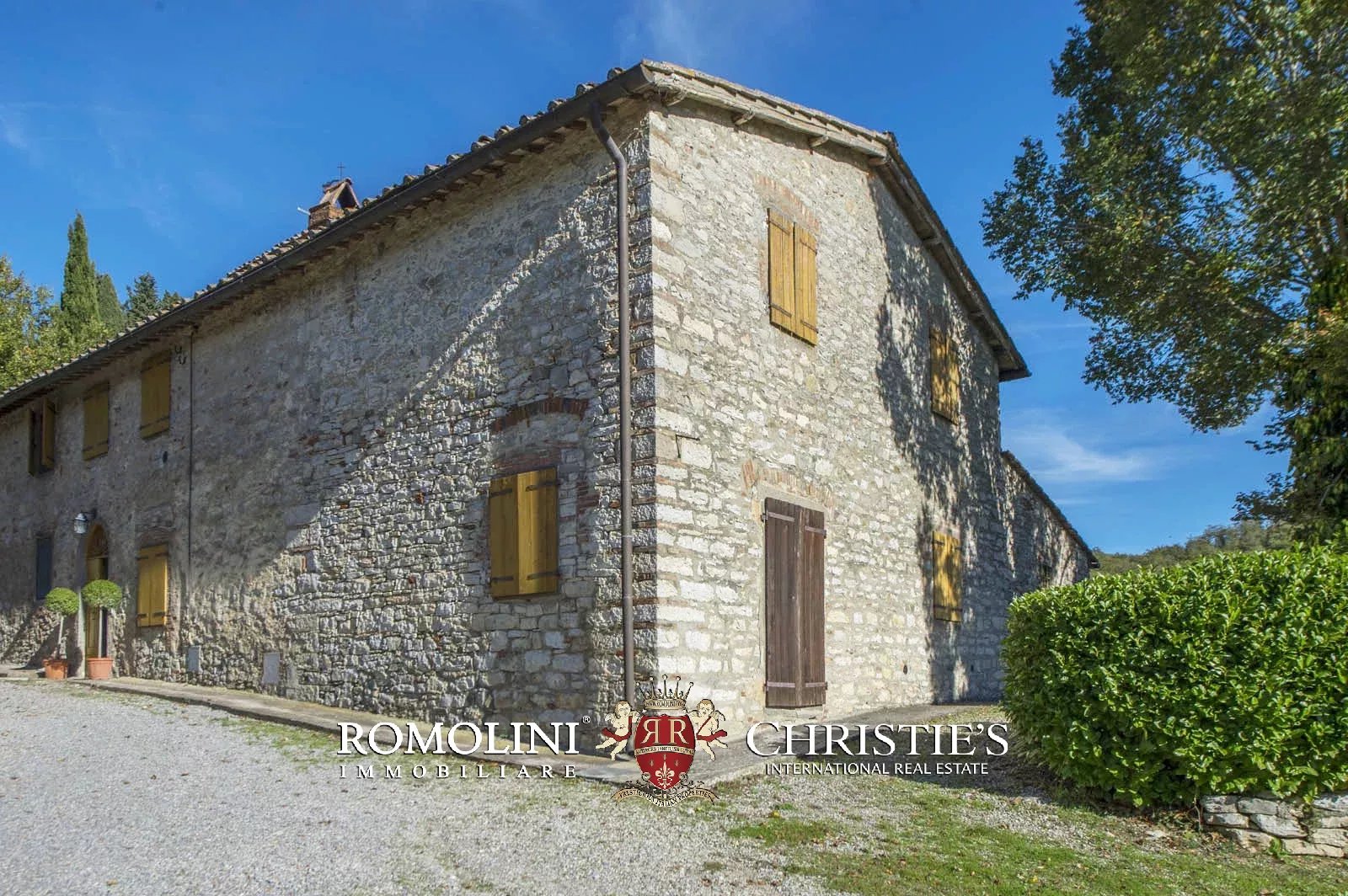 LUXURY HISTORICAL VILLA FOR SALE IN RADDA IN CHIANTI, TUSCANY