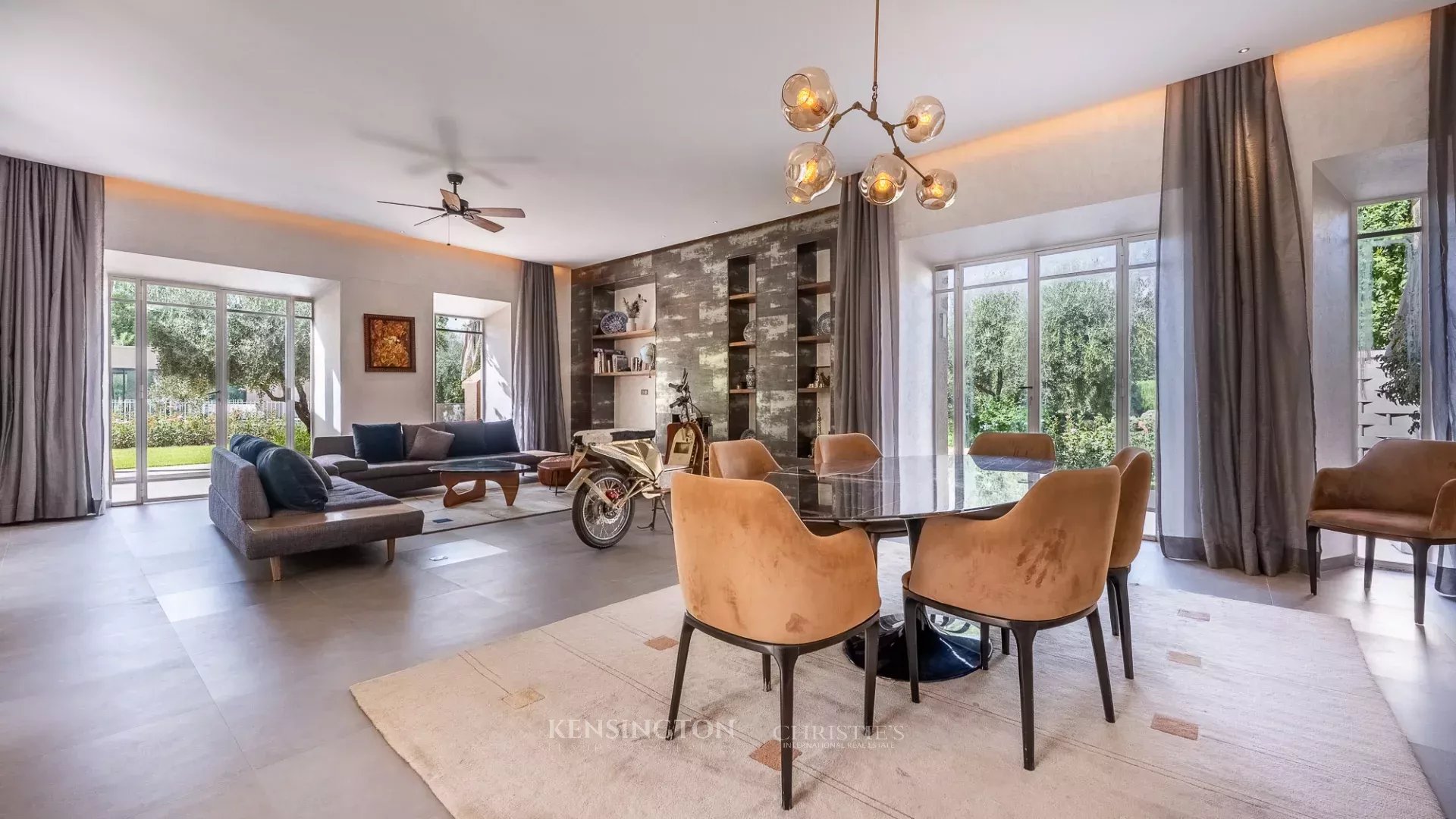 6 Bedroom Villa/Townhouse's Image 7