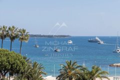 Cannes Croisette - renovated 2 room apartment with sea view — photo 2 of 7