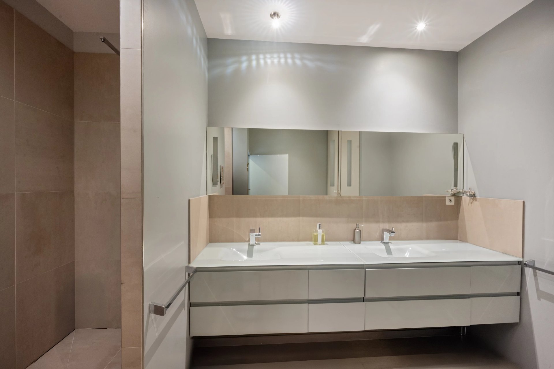 4 Bedroom Apartment/Flat's Image 9