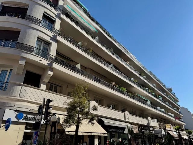 Wilson- 3 P terrasse - Dernier étage