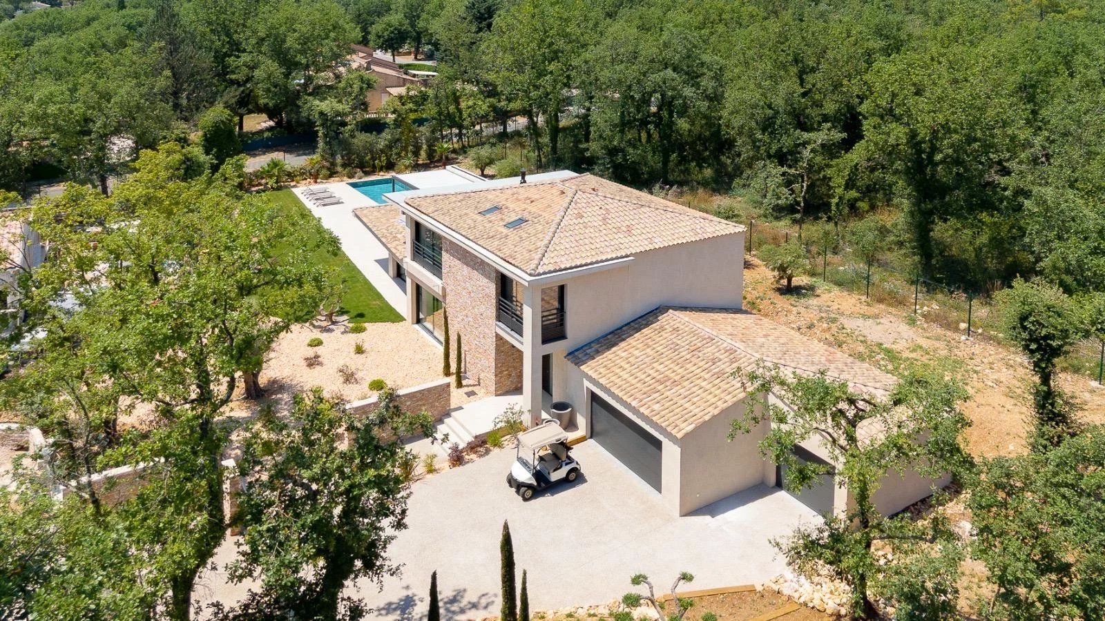 Stunning new built property in the domaine of Terre Blanche - Tourrettes