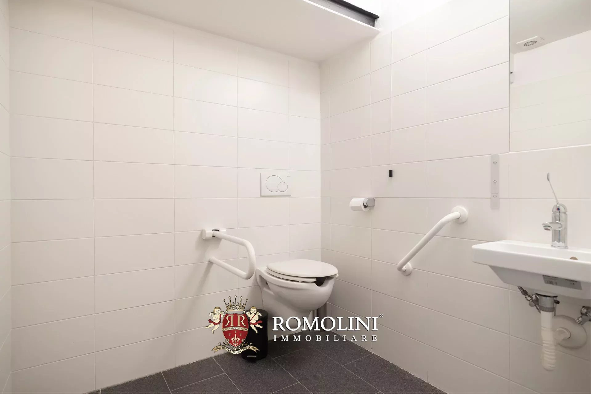27 Bedroom Villa/Townhouse's Image 81