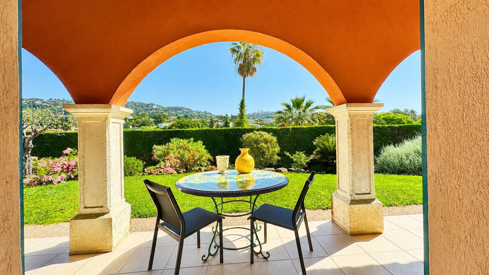 Image of Villa - 4 Bedrooms for Sale in Alpes-Maritimes-La Colle-sur-Loup-France, Image 4