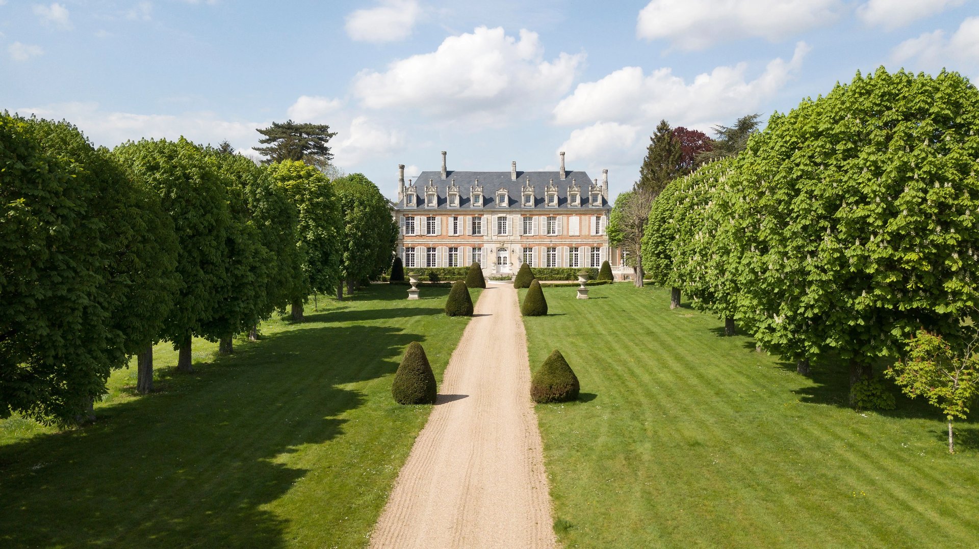 12 Bedroom Chateau's Image 7