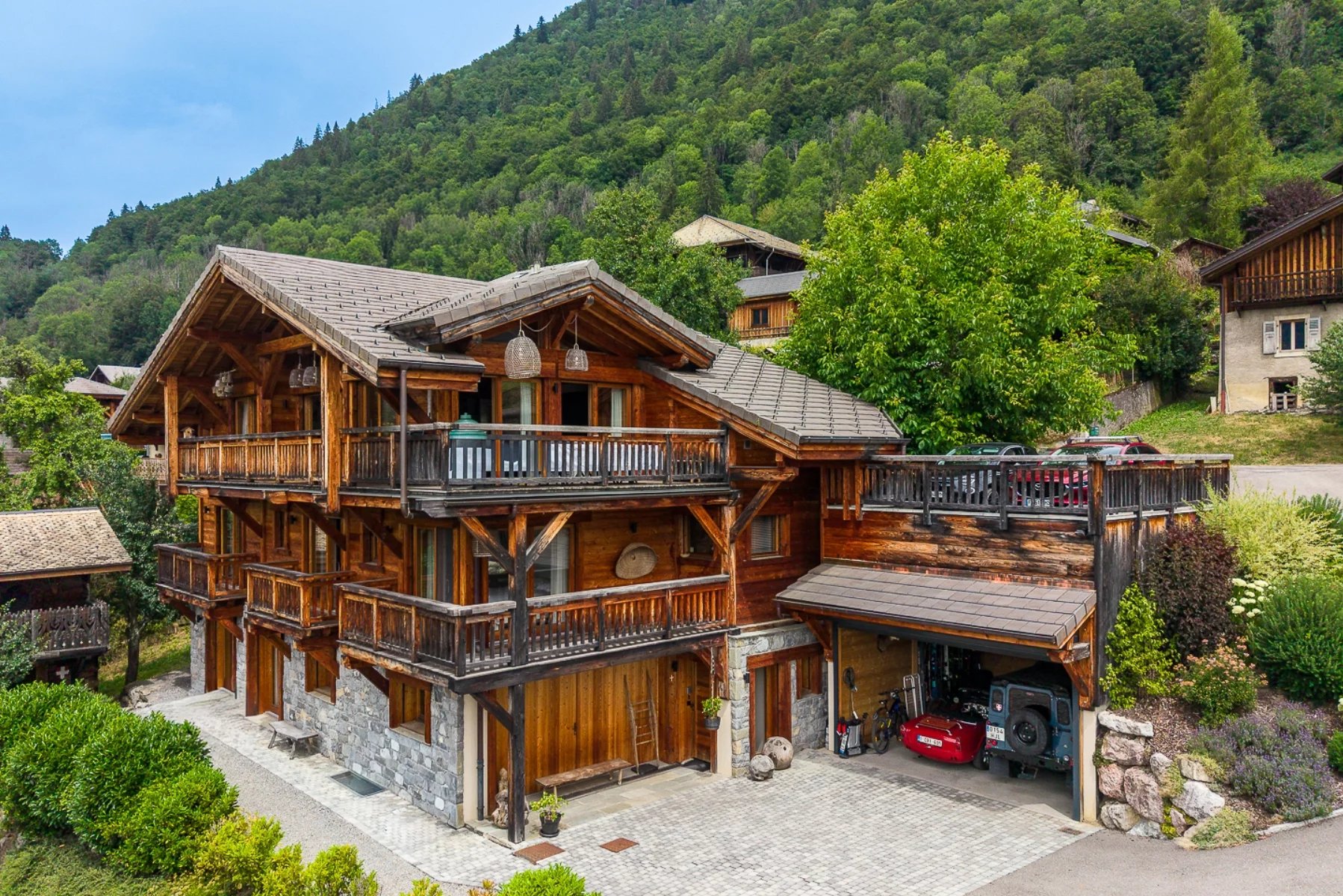 Photo of MONTRIOND - 7 bedroom chalet